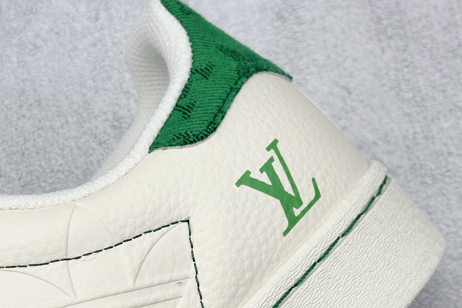 AD Originals Superstar x Louis Vuitton 白绿 XS0017