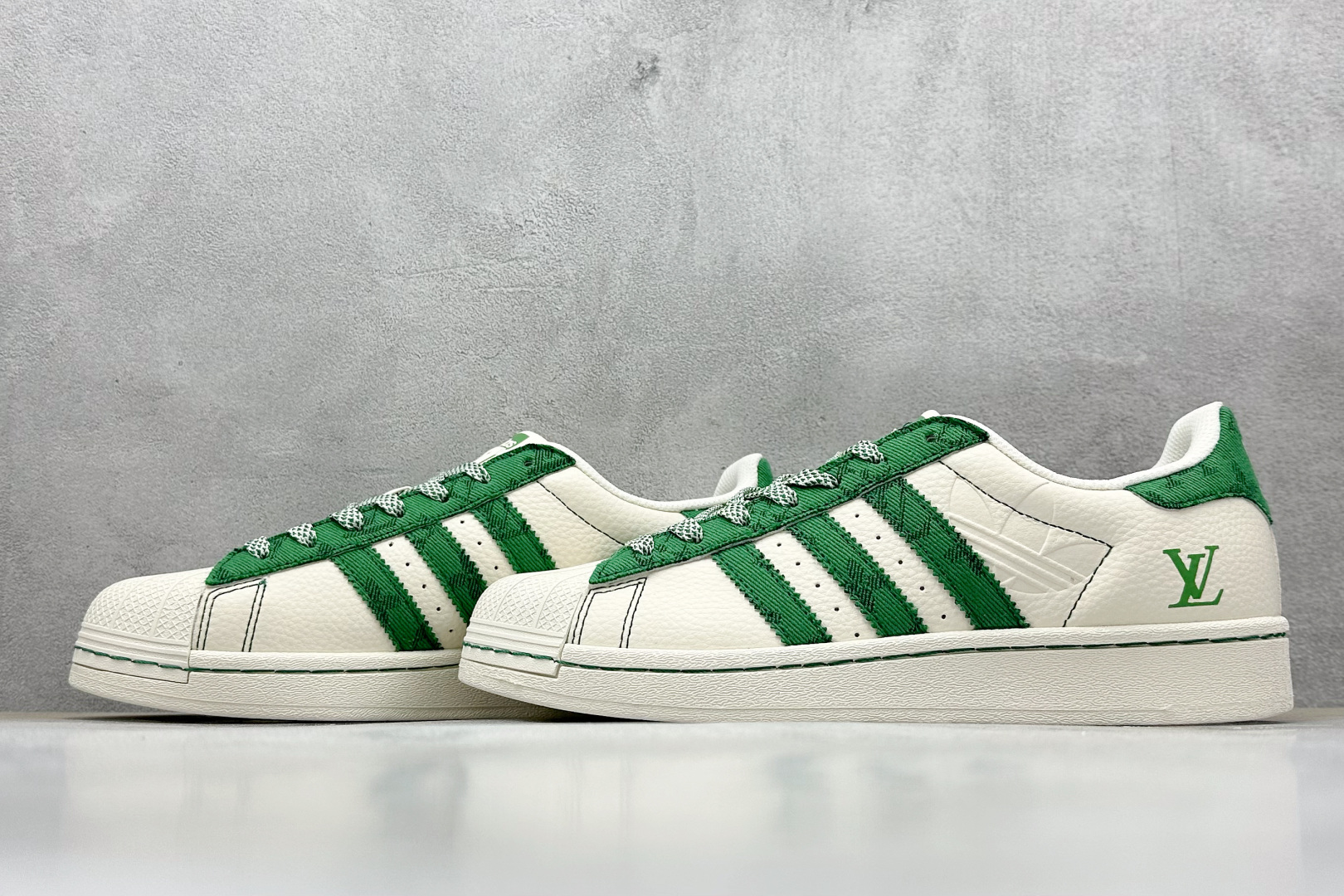 AD Originals Superstar x Louis Vuitton 白绿 XS0017