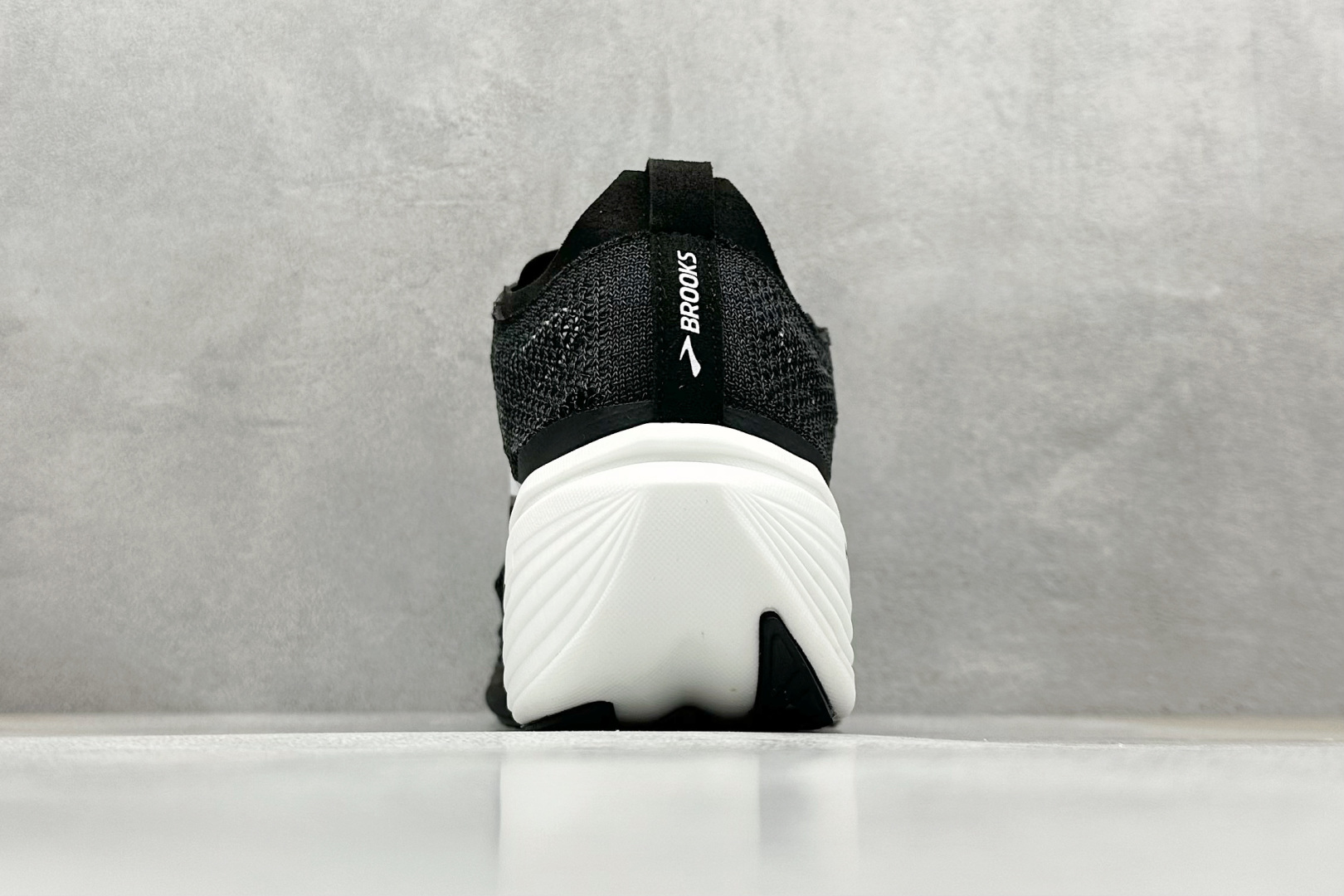 Brooks Hyperion Elite 4 布鲁克斯龙卷风4 休闲透气缓震运动鞋 100046 1D 646