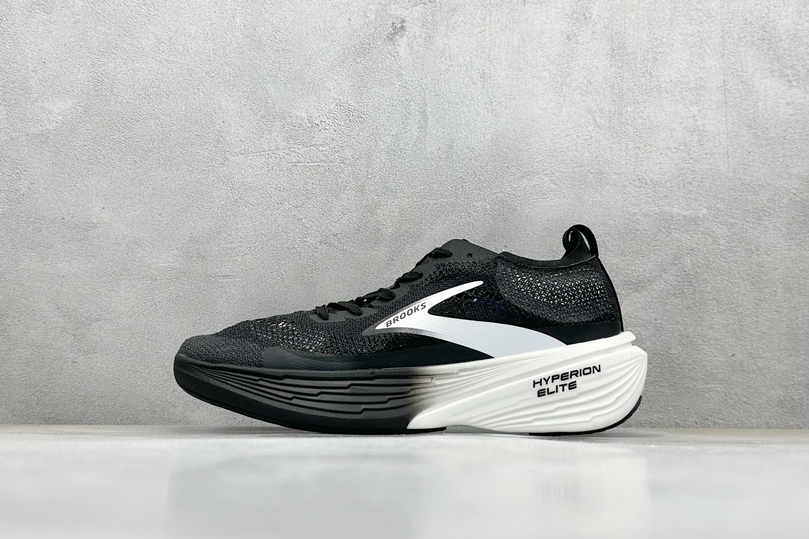 Brooks Hyperion Elite 4 布鲁克斯龙卷风4 休闲透气缓震运动鞋 100046 1D 646