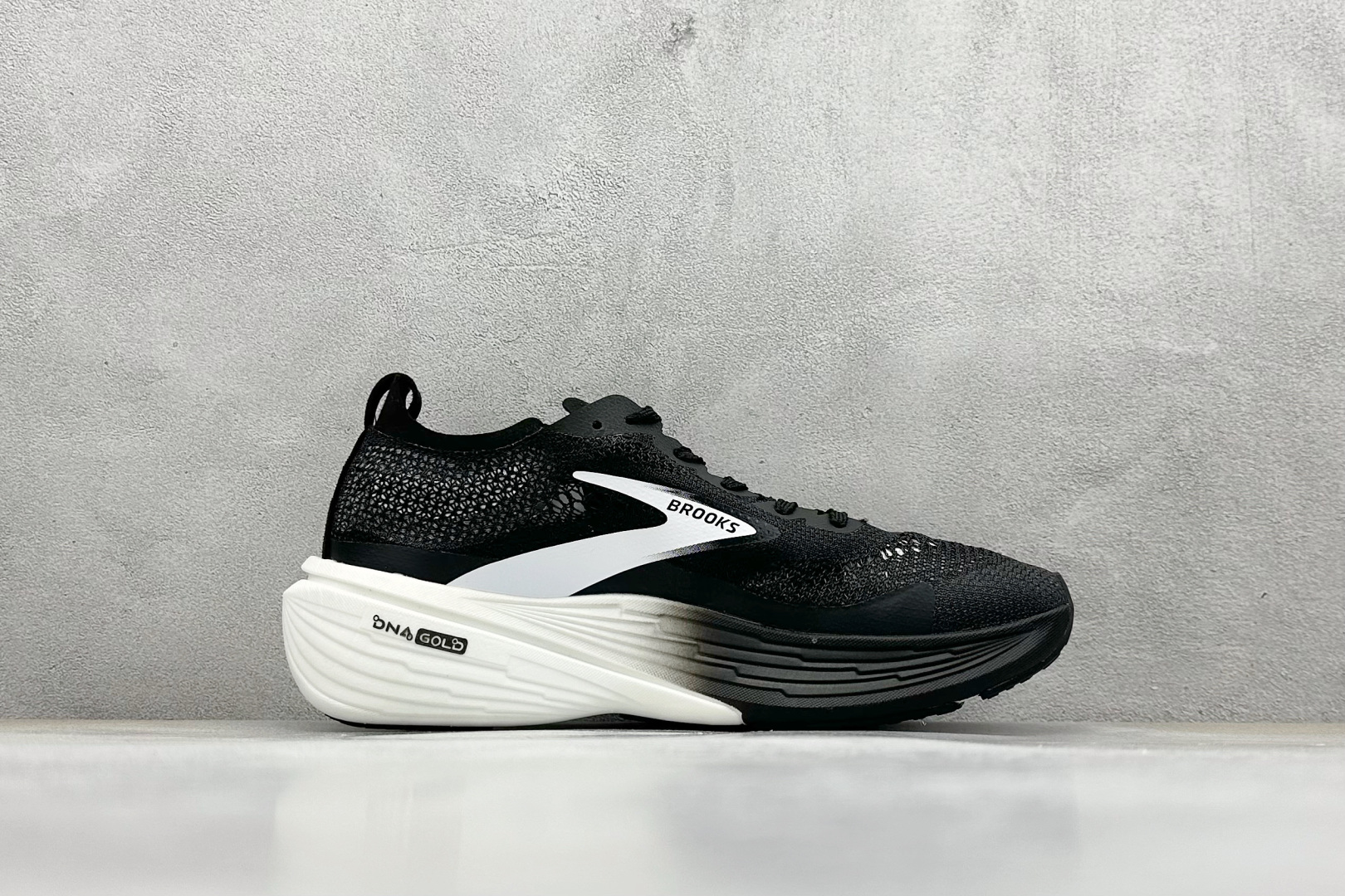 Brooks Hyperion Elite 4 布鲁克斯龙卷风4 休闲透气缓震运动鞋 100046 1D 646