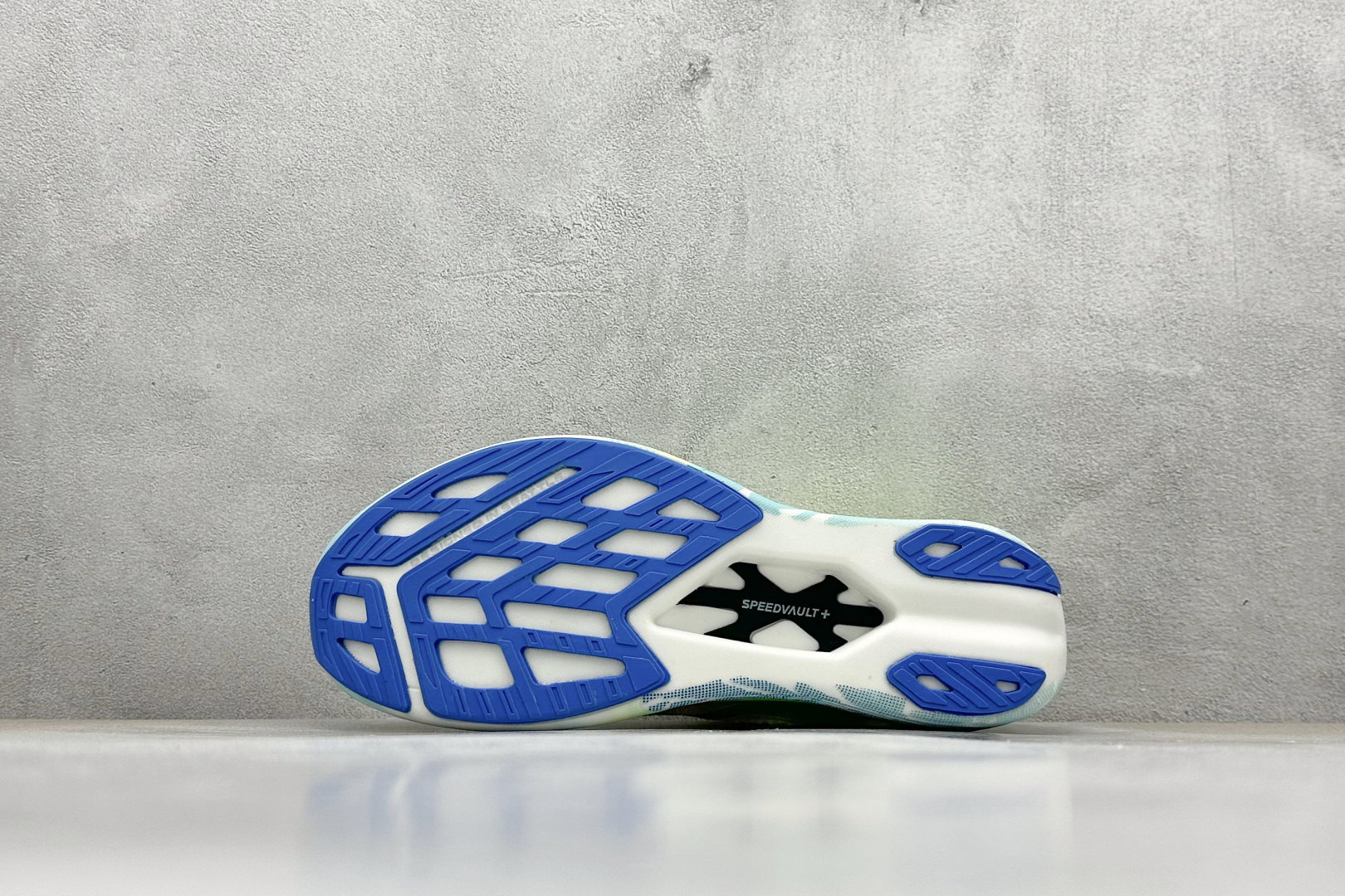 Brooks Hyperion Elite 4 布鲁克斯龙卷风4 休闲透气缓震运动鞋 100053 1D 134
