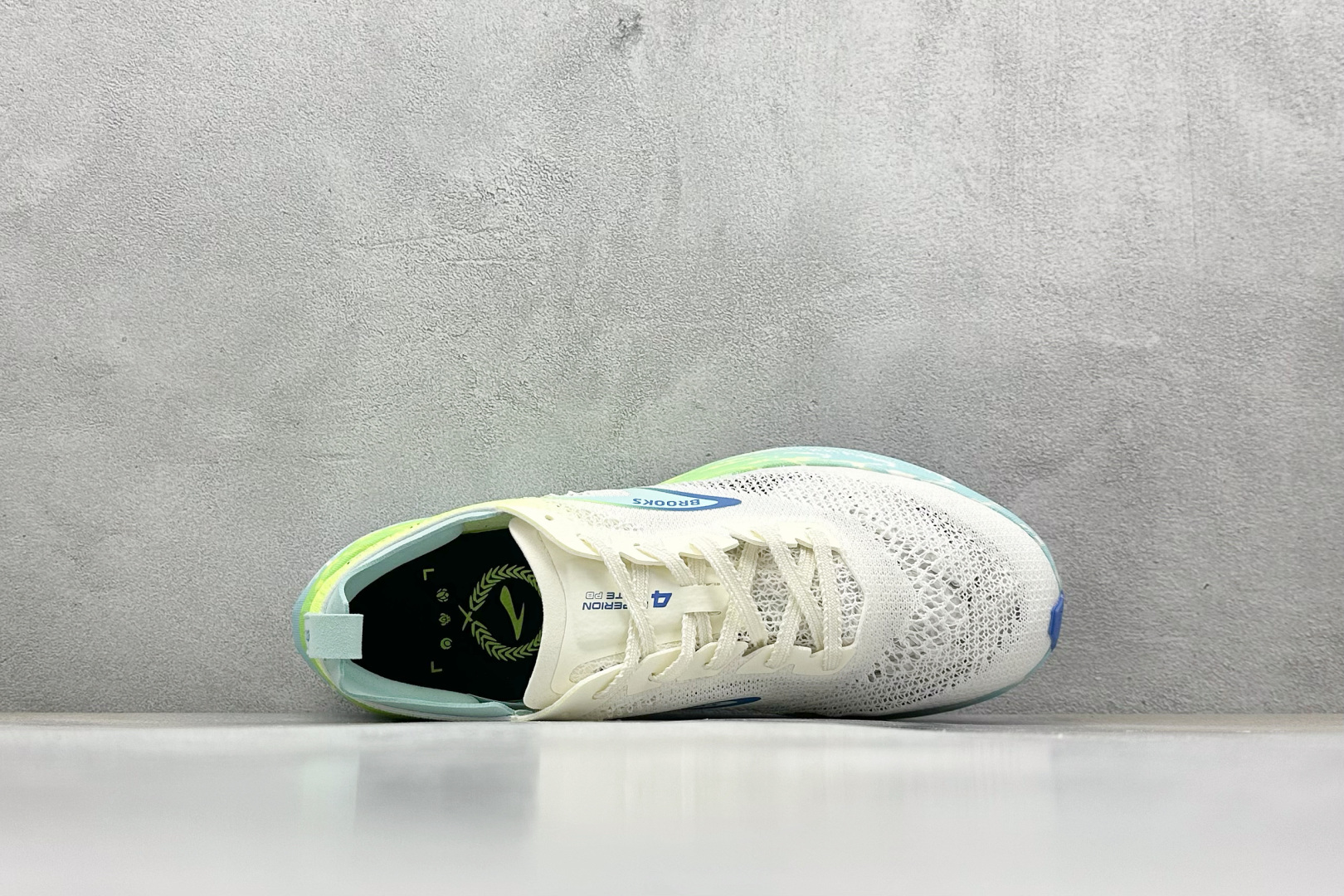 Brooks Hyperion Elite 4 布鲁克斯龙卷风4 休闲透气缓震运动鞋 100053 1D 134