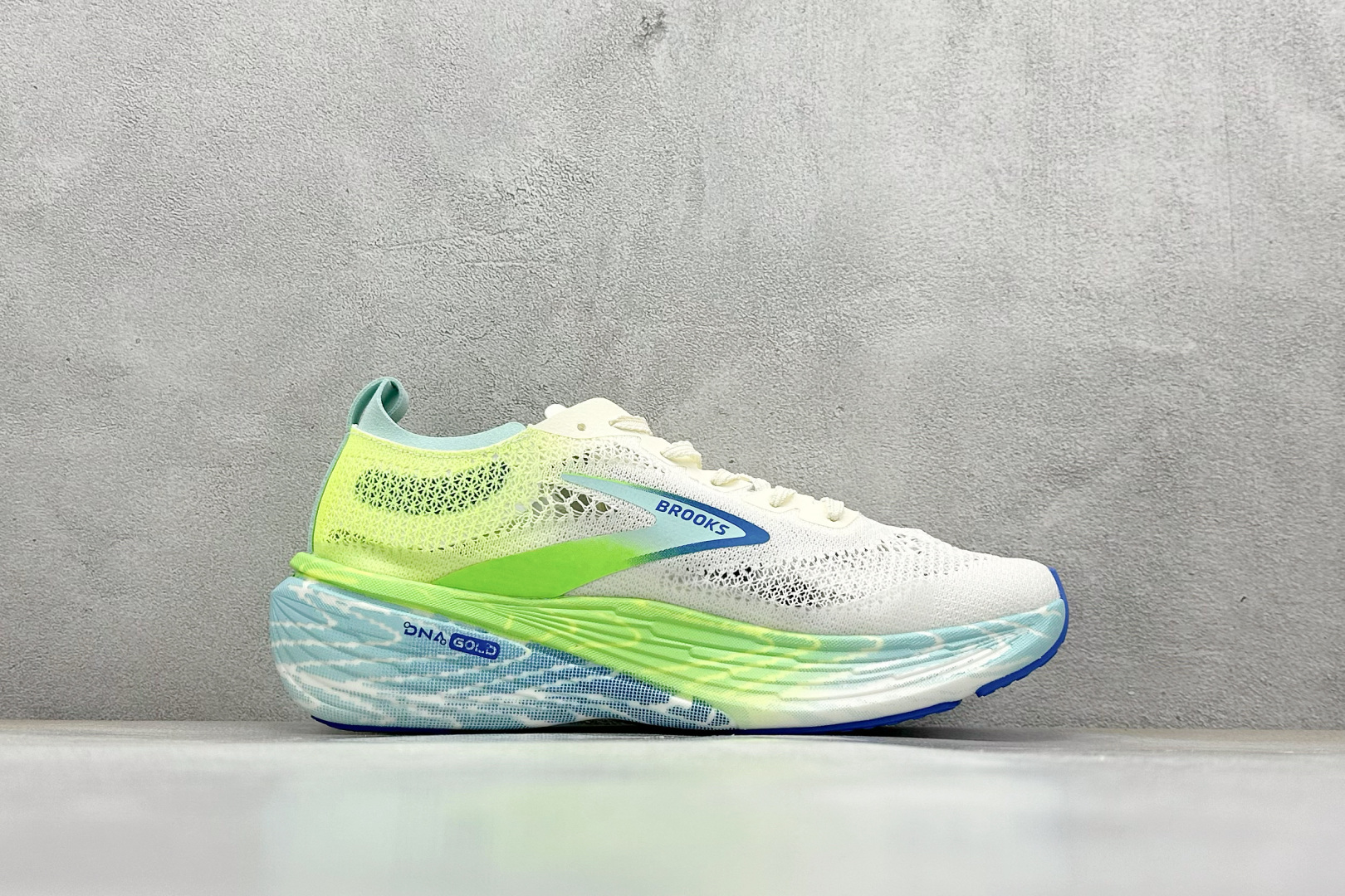 Brooks Hyperion Elite 4 布鲁克斯龙卷风4 休闲透气缓震运动鞋 100053 1D 134