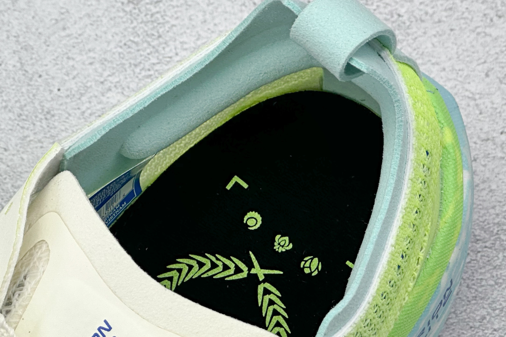 Brooks Hyperion Elite 4 布鲁克斯龙卷风4 休闲透气缓震运动鞋 100053 1D 134