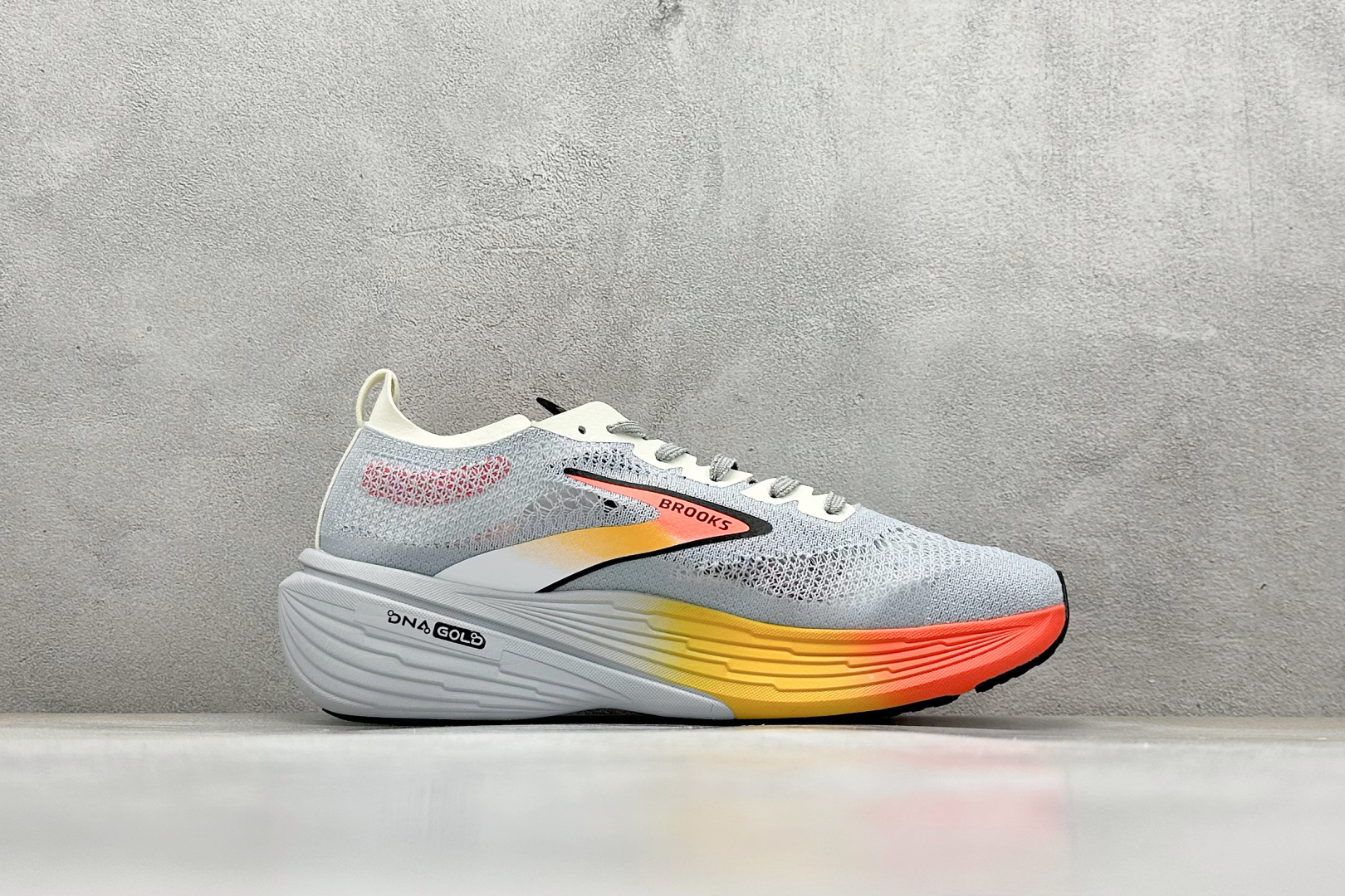 Brooks Hyperion Elite 4 布鲁克斯龙卷风4 休闲透气缓震运动鞋 100046 1D 488