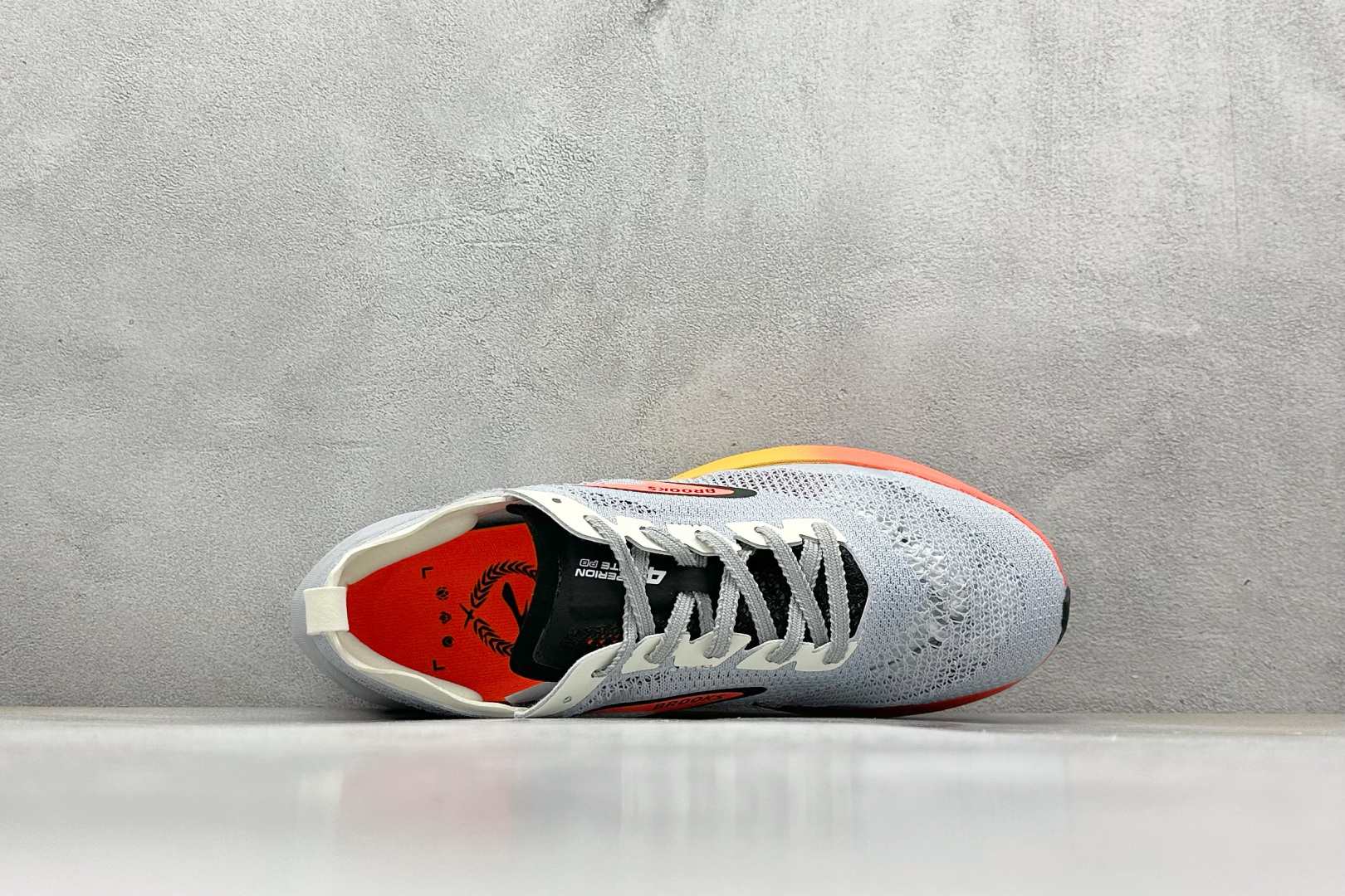 Brooks Hyperion Elite 4 布鲁克斯龙卷风4 休闲透气缓震运动鞋 100046 1D 488