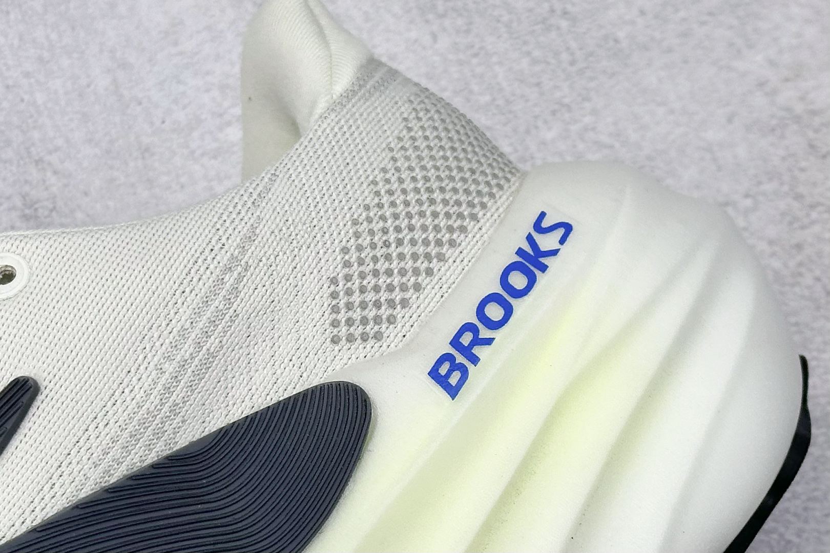 Z版 Brooks Glycerin Max 布鲁克斯 男子缓震马拉松慢跑鞋 110447 1D 099
