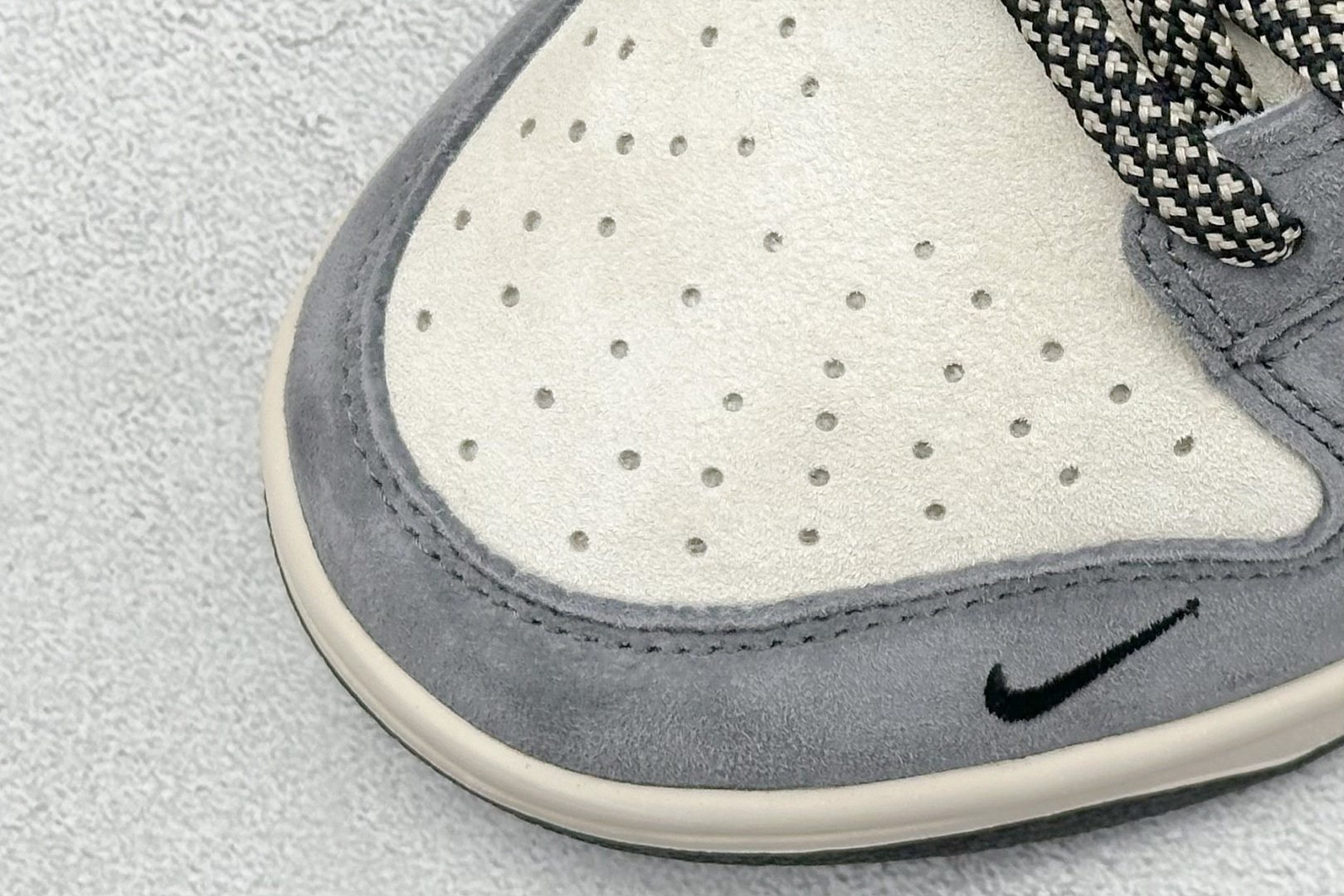 Nk SB Dunk Low 米灰字母勾 周年高端定制 低帮休闲板鞋 DJ2024-083