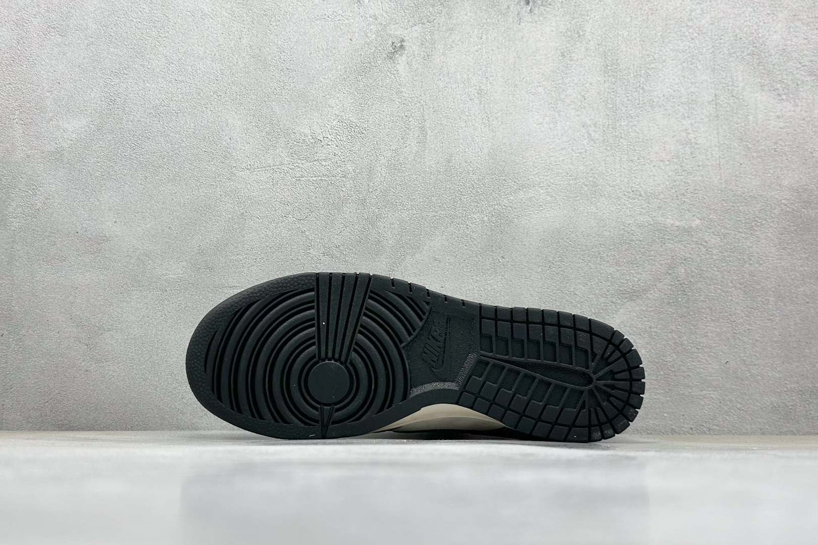 Nk SB Dunk Low 米灰字母勾 周年高端定制 低帮休闲板鞋 DJ2024-083