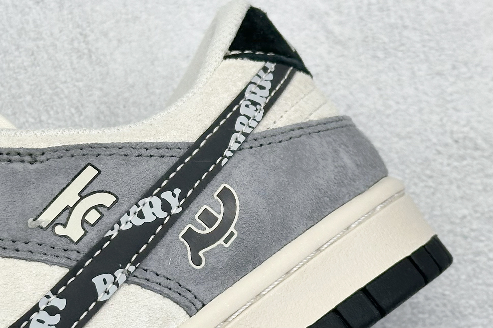 Nk SB Dunk Low 米灰字母勾 周年高端定制 低帮休闲板鞋 DJ2024-083