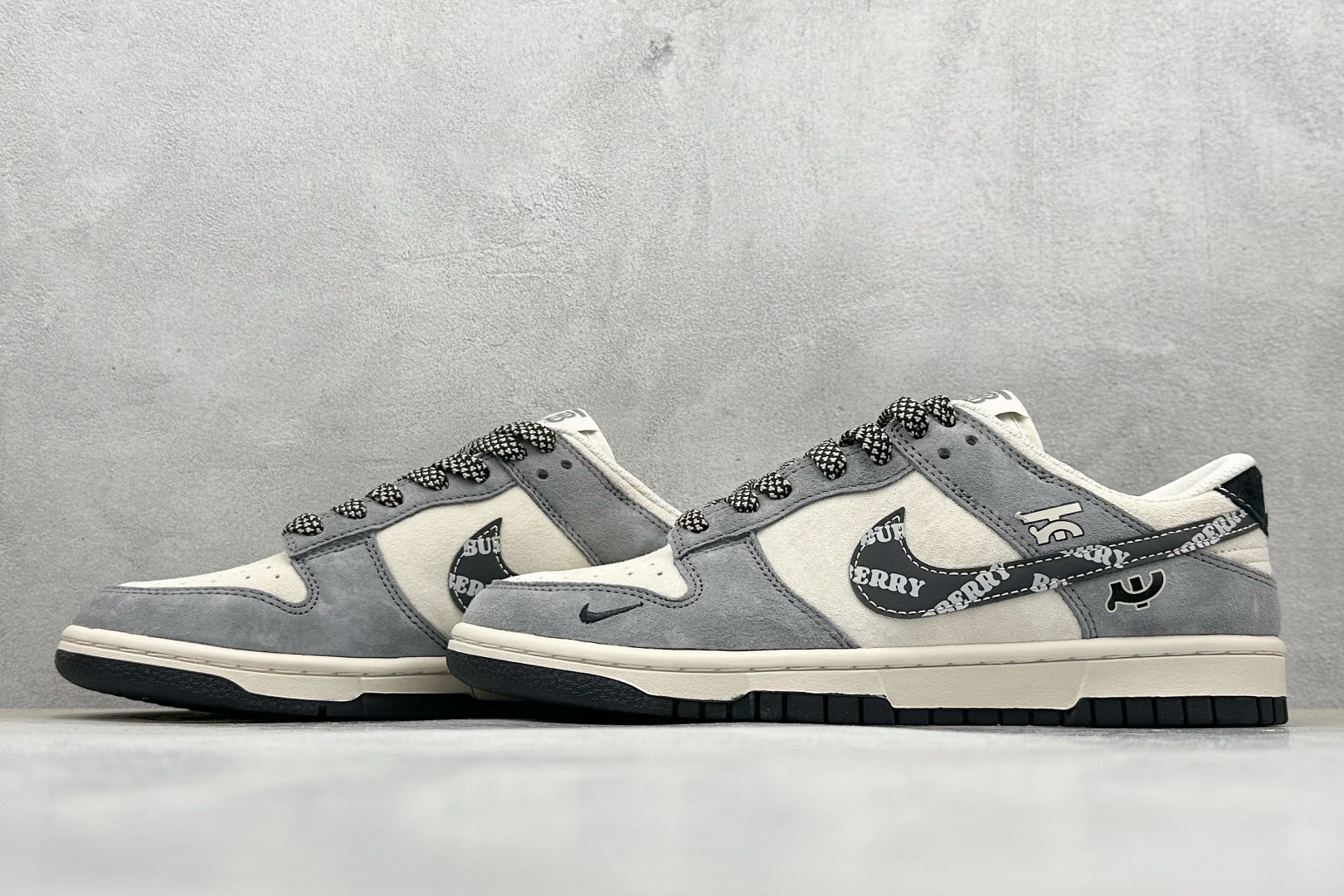 Nk SB Dunk Low 米灰字母勾 周年高端定制 低帮休闲板鞋 DJ2024-083