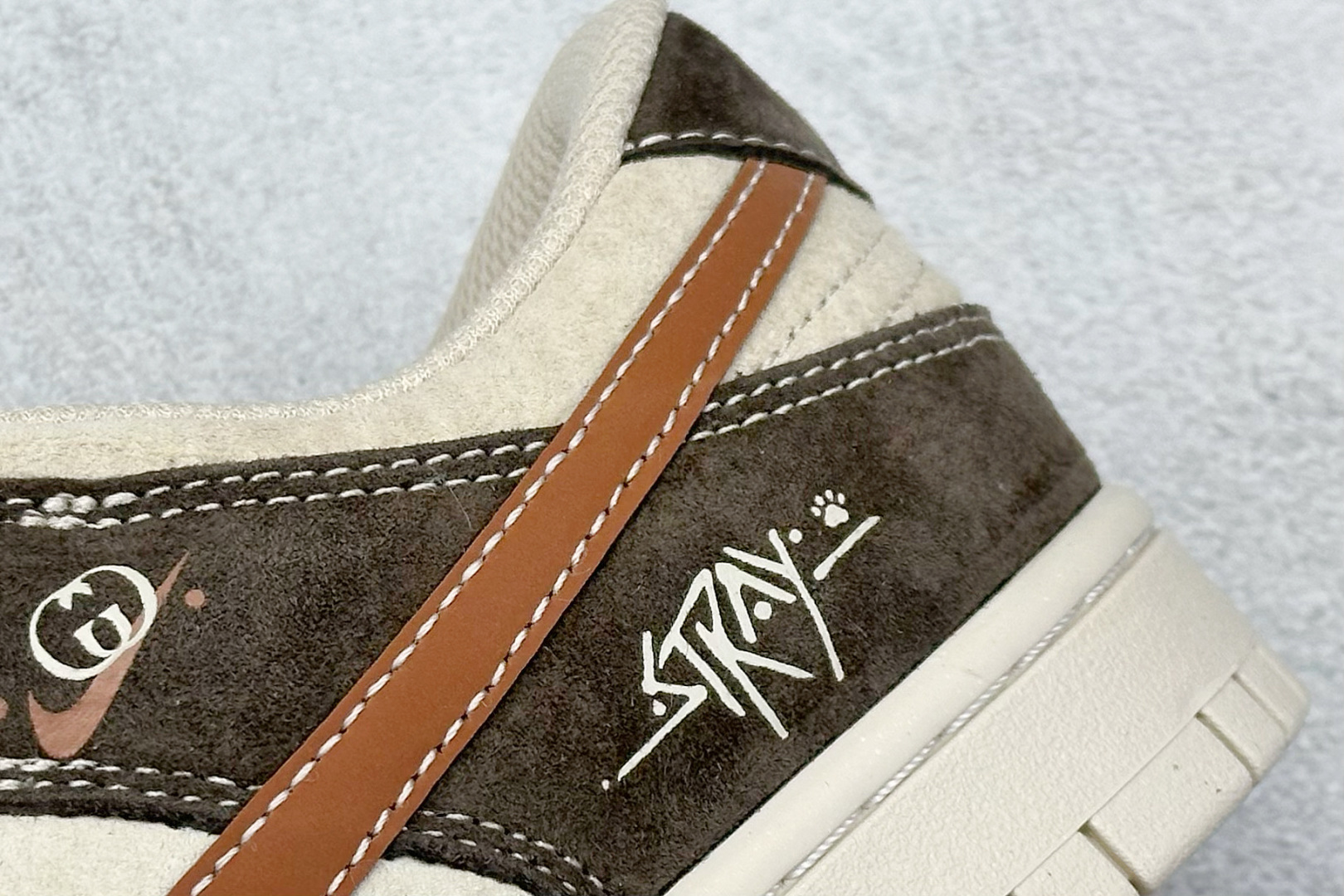 Nk SB Dunk Low Stray Rats联名 猪八米棕勾 低帮休闲板鞋 DJ2024-082