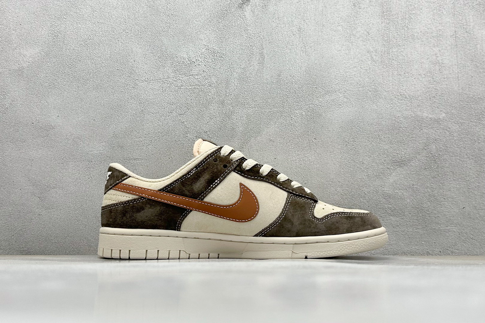 Nk SB Dunk Low Stray Rats联名 猪八米棕勾 低帮休闲板鞋 DJ2024-082