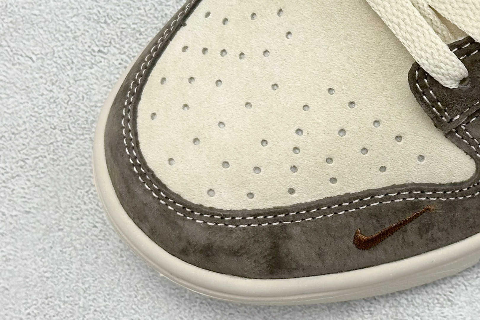 Nk SB Dunk Low Stray Rats联名 猪八米棕勾 低帮休闲板鞋 DJ2024-082