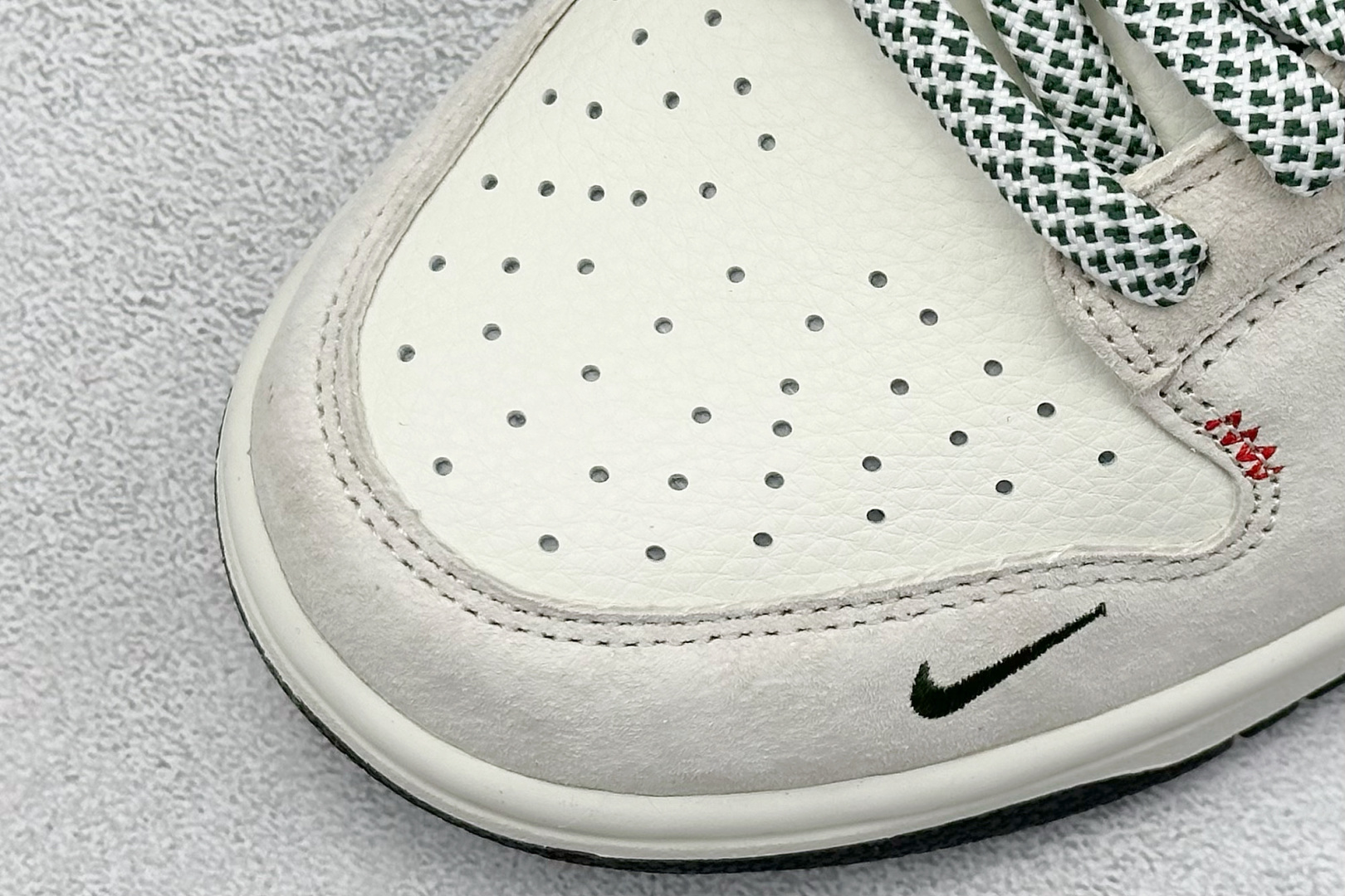 Nike SB Dunk Low x UNDEFEATED 白绿小钩 DJ2024-070