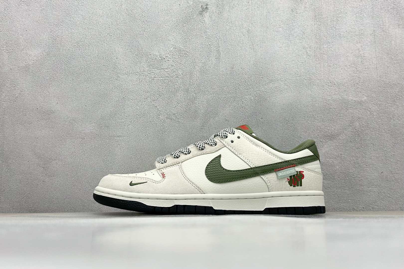 Nike SB Dunk Low x UNDEFEATED 白绿小钩 DJ2024-070