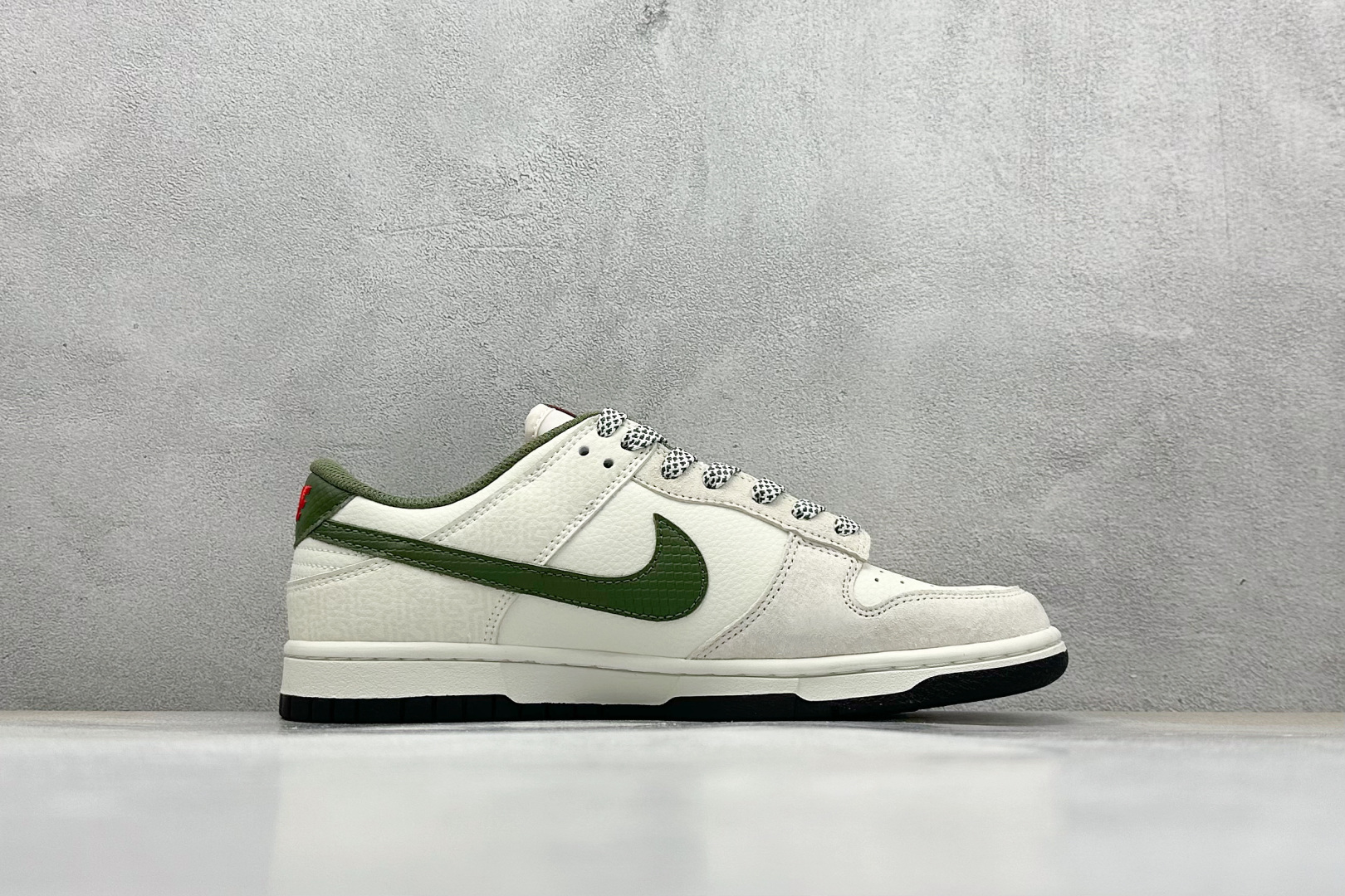 Nike SB Dunk Low x UNDEFEATED 白绿小钩 DJ2024-070