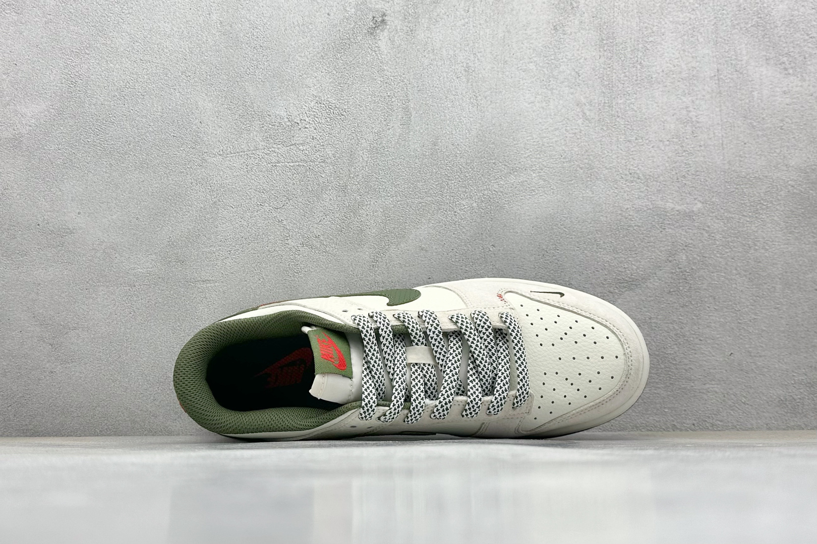 Nike SB Dunk Low x UNDEFEATED 白绿小钩 DJ2024-070