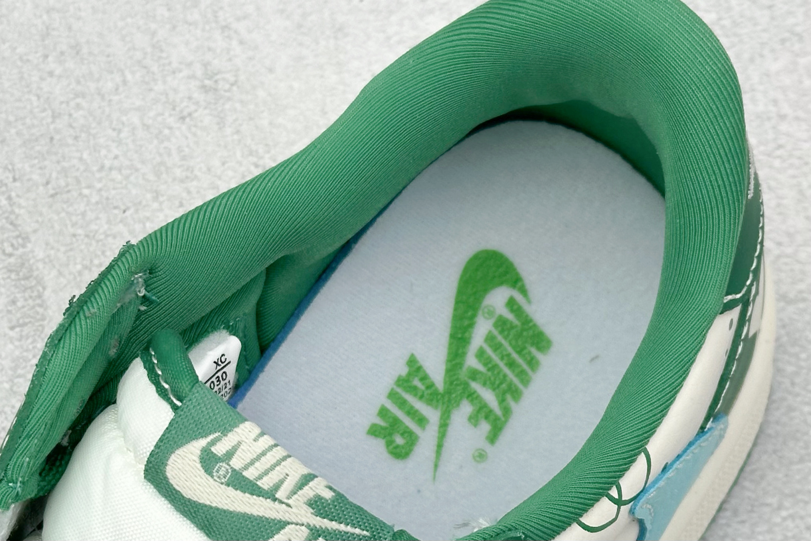 Travis Scott x Fragment Design x Air Jordan 1 Low OG SP AJ1 艾米联名 米绿爱心 低帮文化休闲板鞋 LD2025-030