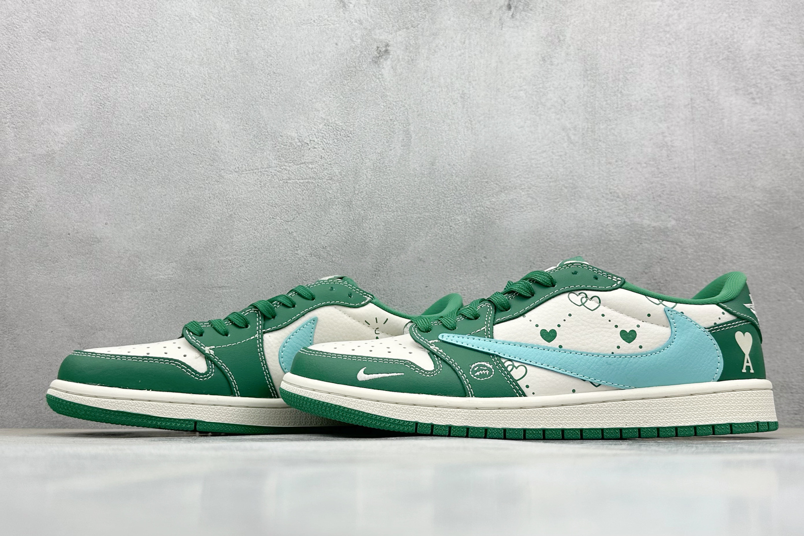 Travis Scott x Fragment Design x Air Jordan 1 Low OG SP AJ1 艾米联名 米绿爱心 低帮文化休闲板鞋 LD2025-030