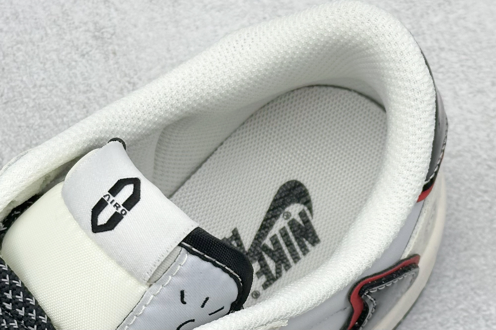 Travis Scott x Fragment Design x Air Jordan 1 Low OG SP AJ1 问界联名 鎏金黑 低帮文化休闲板鞋 FC1688-238