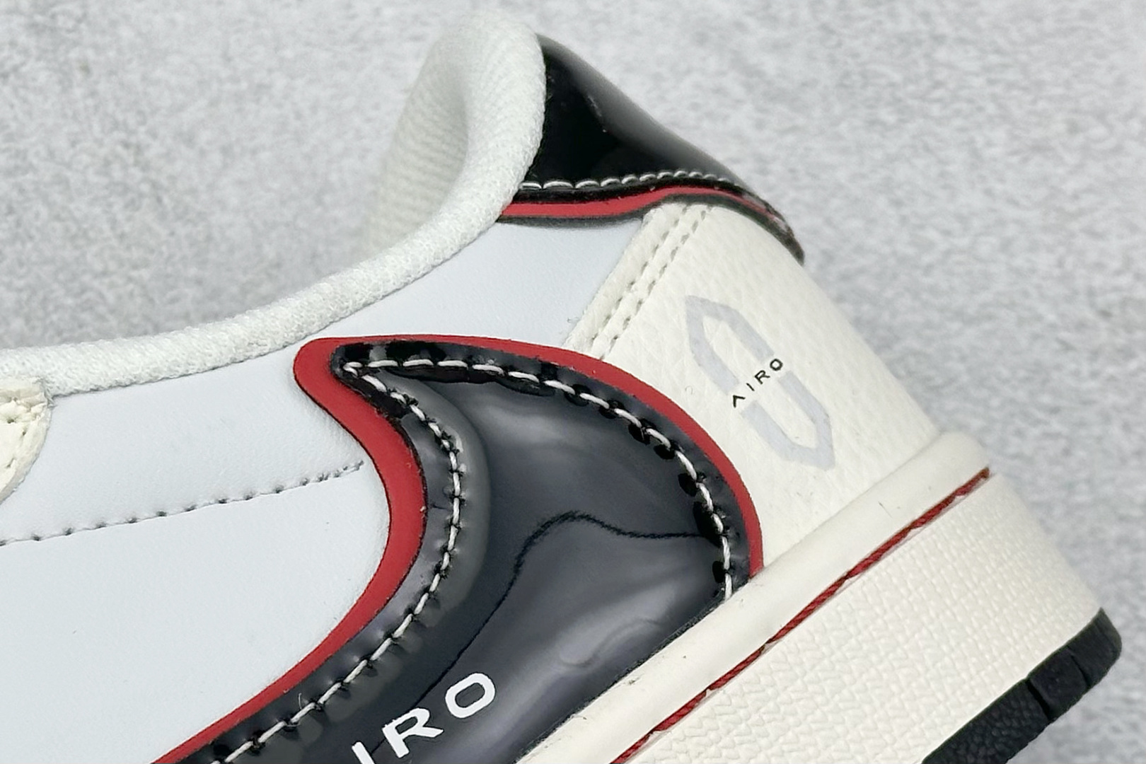 Travis Scott x Fragment Design x Air Jordan 1 Low OG SP AJ1 问界联名 鎏金黑 低帮文化休闲板鞋 FC1688-238