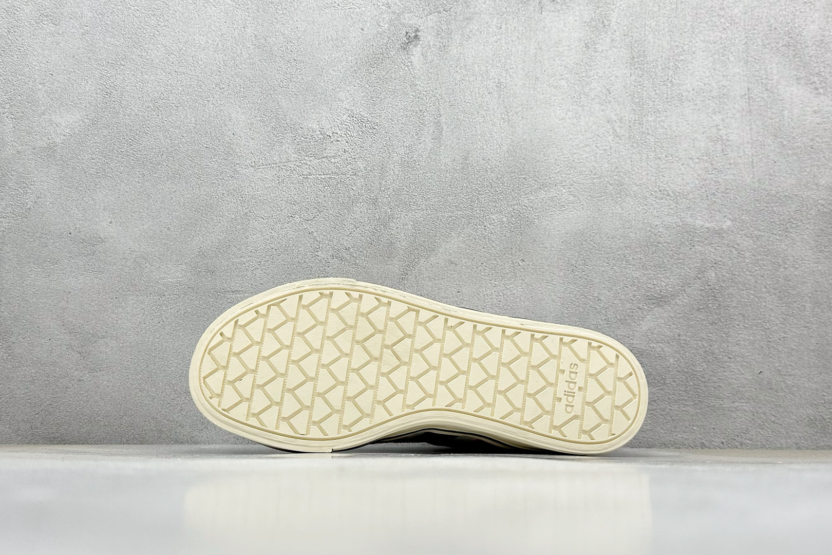 140 GX版 Adidas Barreda Daily 4.0 阿迪舒适减震低帮休闲板鞋 JH6923-008