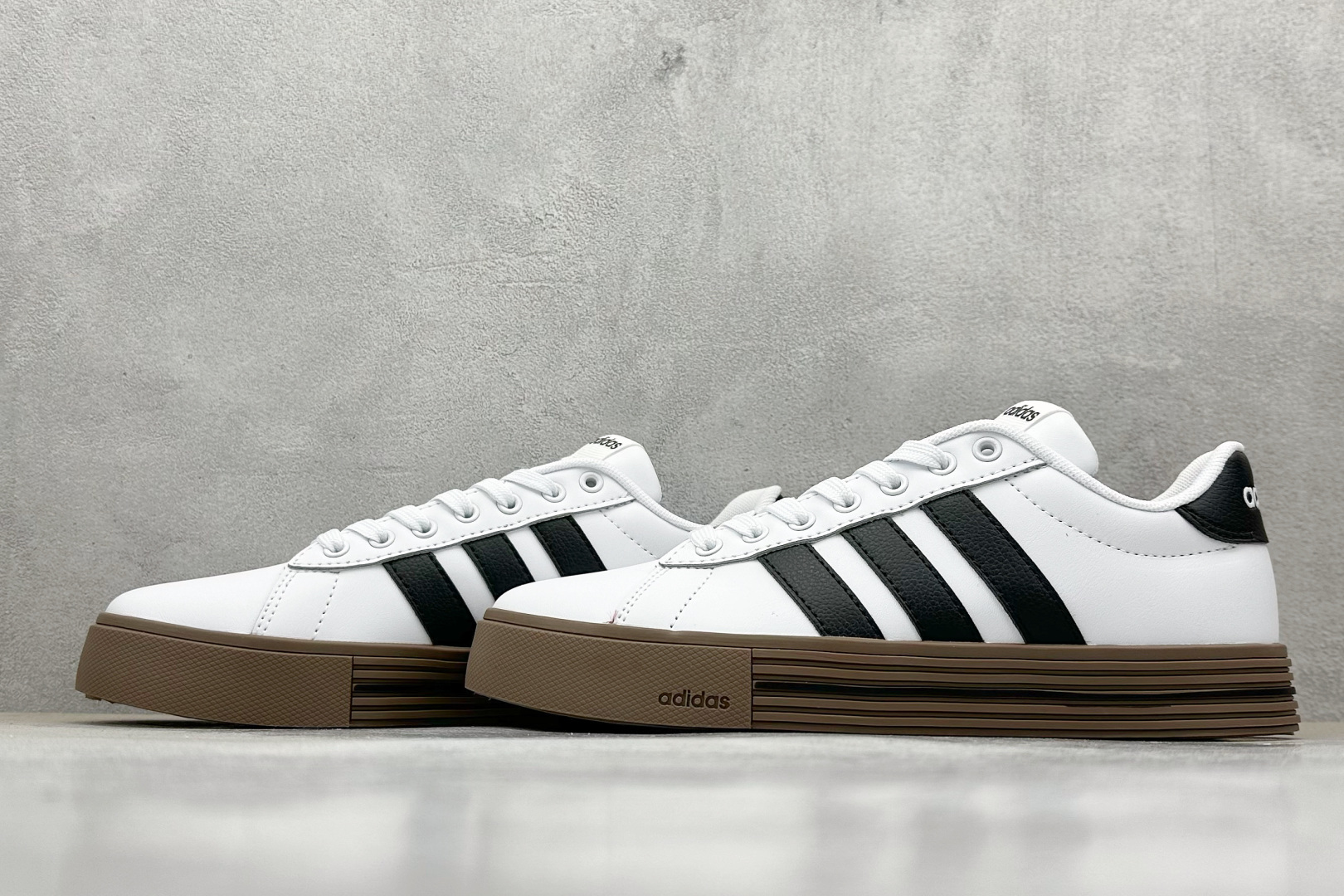 140 GX版 Adidas Barreda Daily 4.0 阿迪舒适减震低帮休闲板鞋 JR0077-01