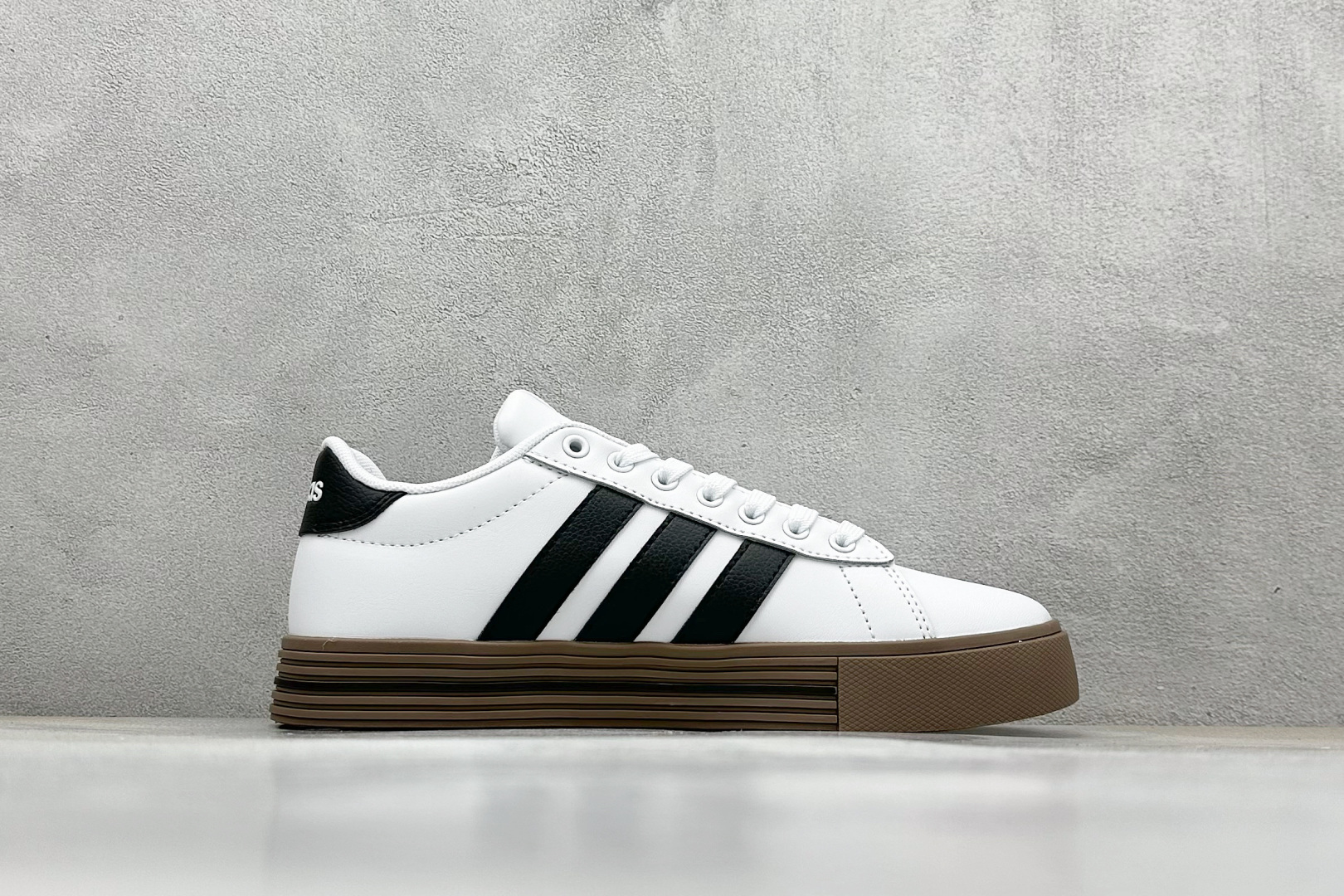 140 GX版 Adidas Barreda Daily 4.0 阿迪舒适减震低帮休闲板鞋 JR0077-01