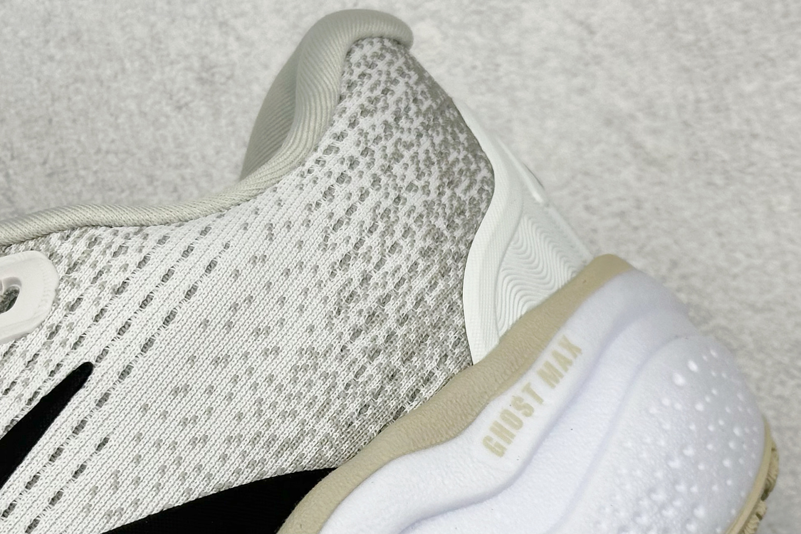 180 Z版 Brooks 布鲁克斯 Hyperion Max 2 超弹轻盈跑步鞋 110431 1D 125-Chinese UA Cheap High Quatity Brand Clothes Bags handbags Sneakers wholesale wholesaler seller from China Factory suppliers Fashion Clothing Shoes best Quality Beautiful Price 180 Z版 Brooks 布鲁克斯 Hyperion Max 2 超弹轻盈跑步鞋 110431 1D 125