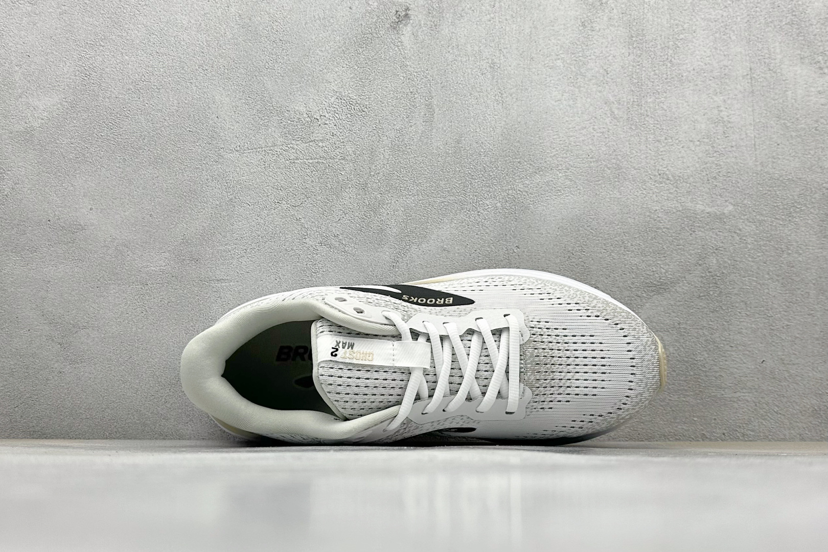 180 Z版 Brooks 布鲁克斯 Hyperion Max 2 超弹轻盈跑步鞋 110431 1D 125-Chinese UA Cheap High Quatity Brand Clothes Bags handbags Sneakers wholesale wholesaler seller from China Factory suppliers Fashion Clothing Shoes best Quality Beautiful Price 180 Z版 Brooks 布鲁克斯 Hyperion Max 2 超弹轻盈跑步鞋 110431 1D 125