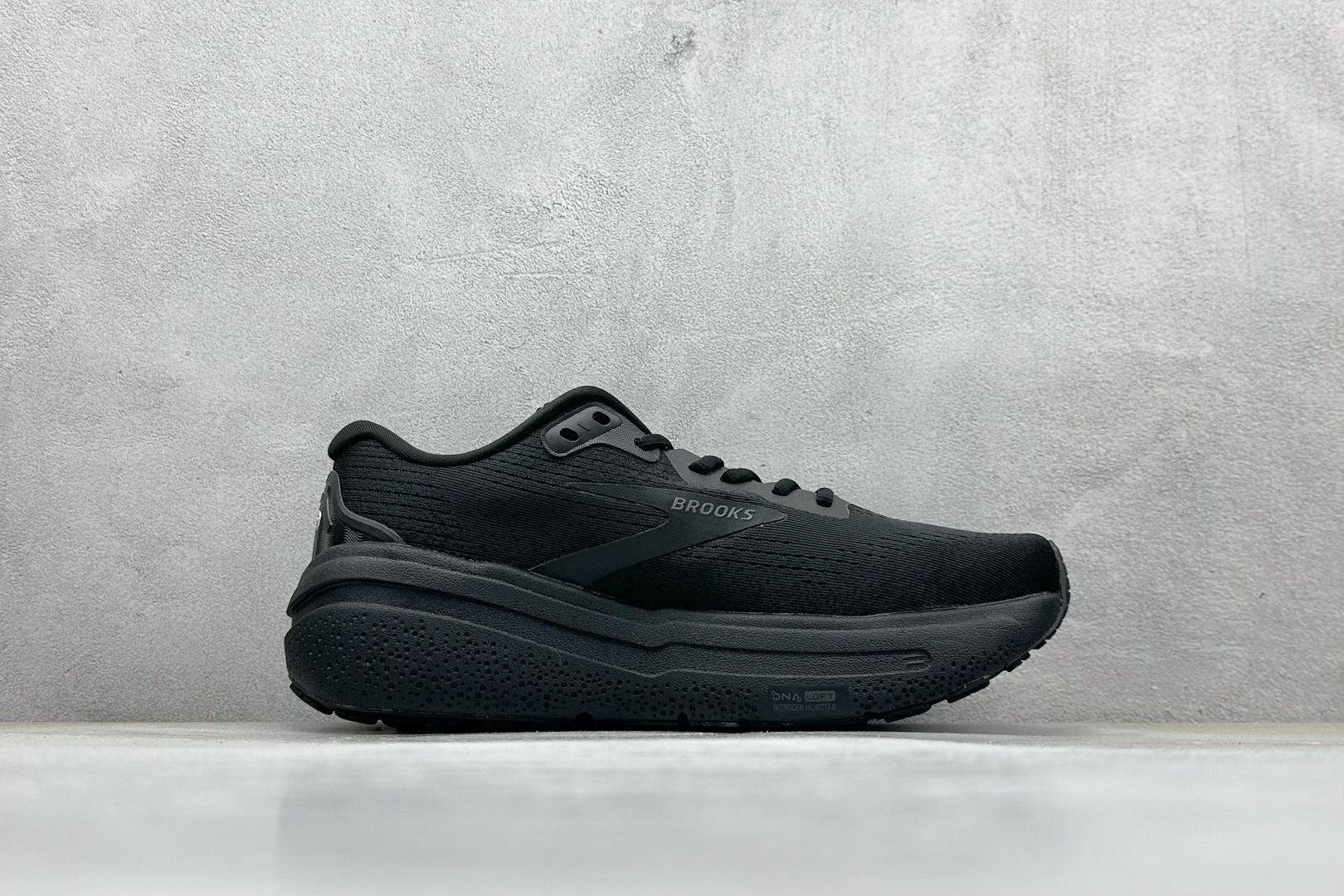 180 Z版 Brooks 布鲁克斯 Hyperion Max 2 超弹轻盈跑步鞋 110431 1D 020