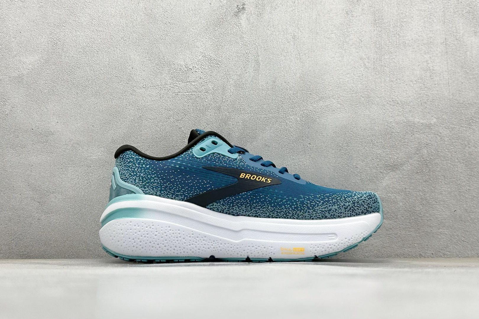 180 Z版 Brooks 布鲁克斯 Hyperion Max 2 超弹轻盈跑步鞋 110431 1D 431