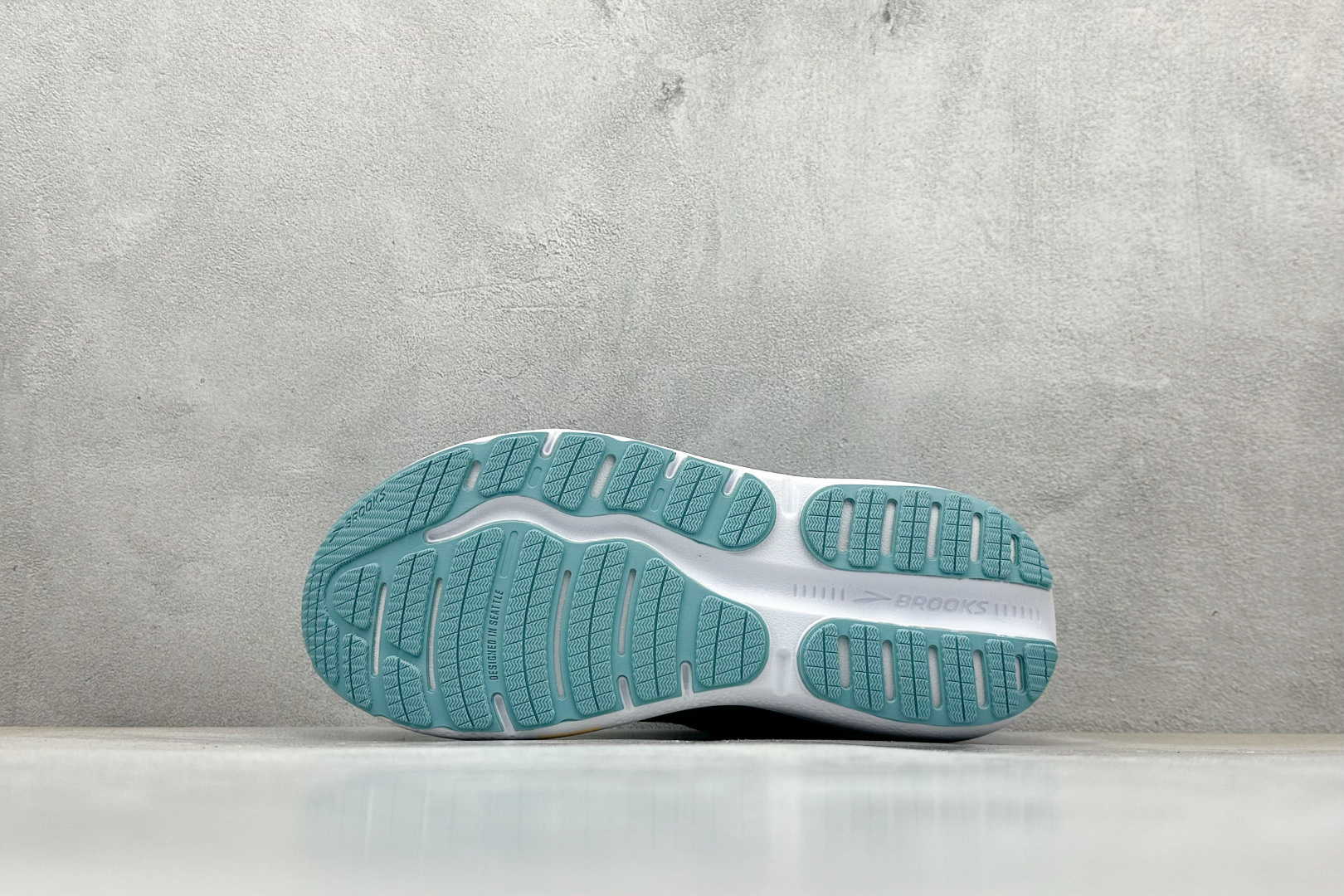 180 Z版 Brooks 布鲁克斯 Hyperion Max 2 超弹轻盈跑步鞋 110431 1D 431