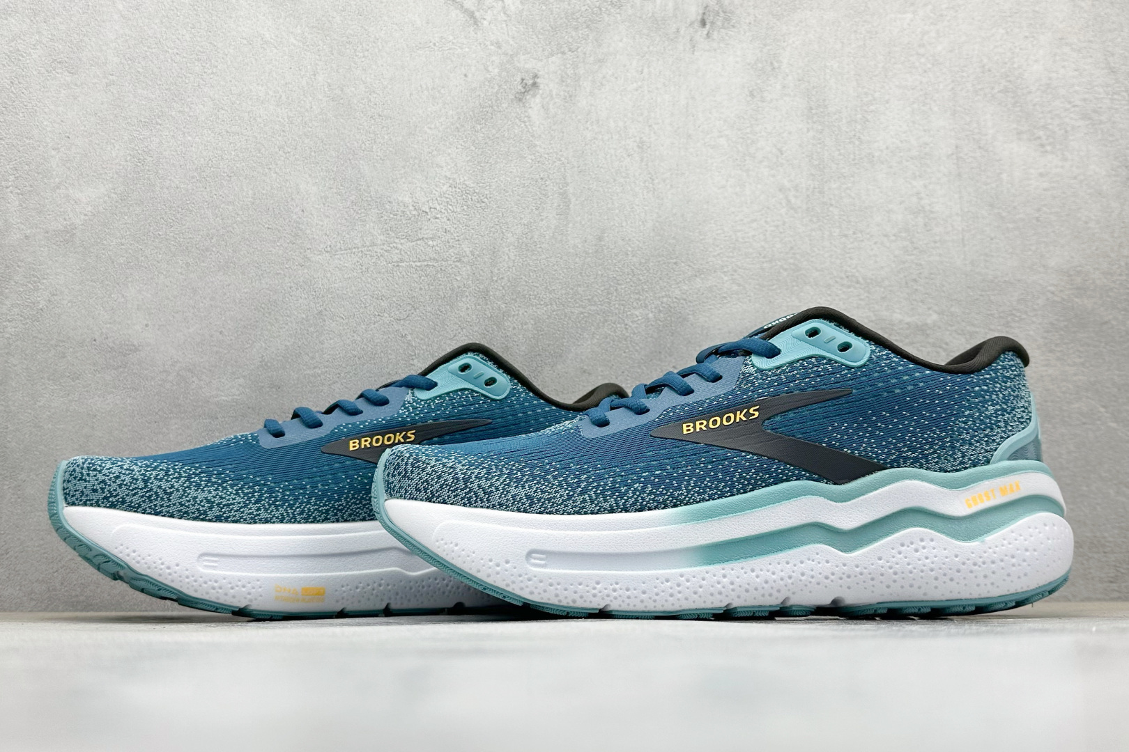 180 Z版 Brooks 布鲁克斯 Hyperion Max 2 超弹轻盈跑步鞋 110431 1D 431