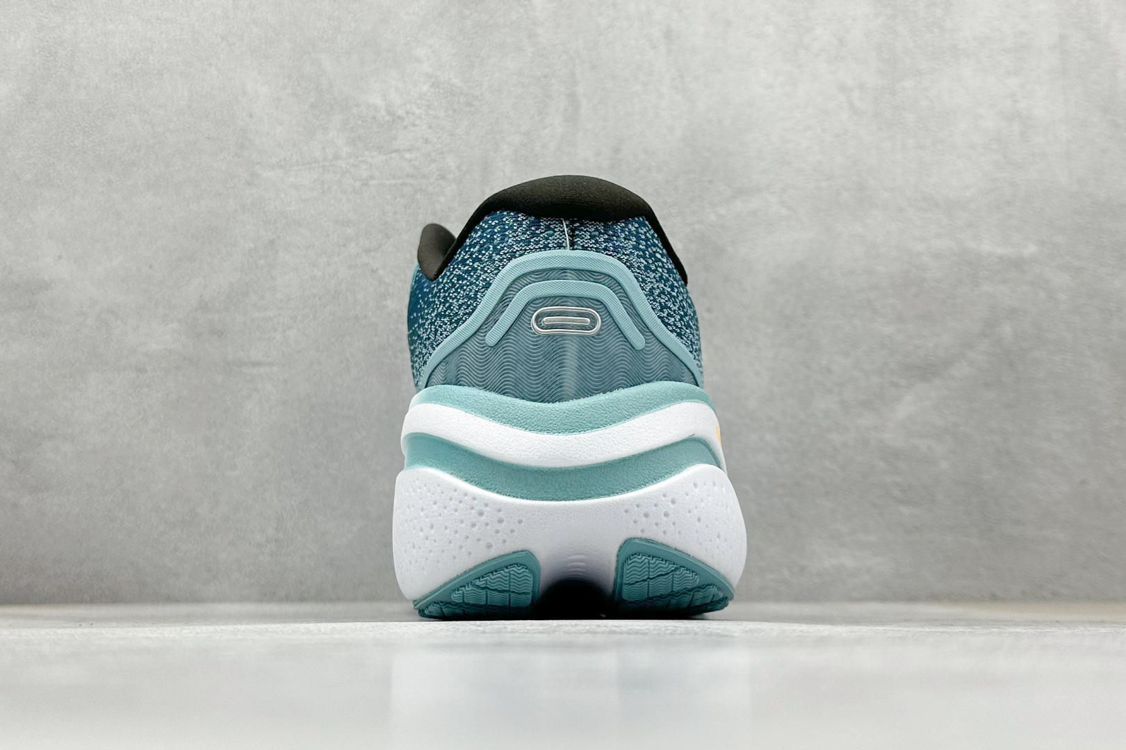 180 Z版 Brooks 布鲁克斯 Hyperion Max 2 超弹轻盈跑步鞋 110431 1D 431