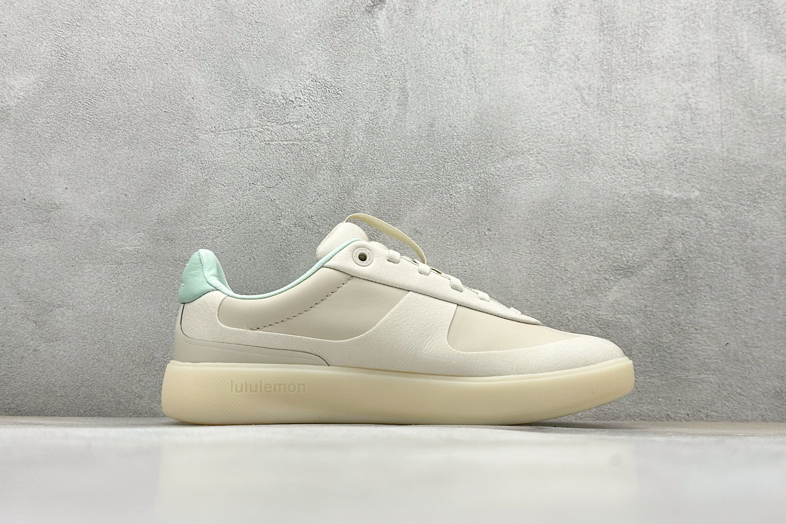 200 lululemon Cityverse 露露乐檬极简主义减震耐磨低帮生活休闲鞋