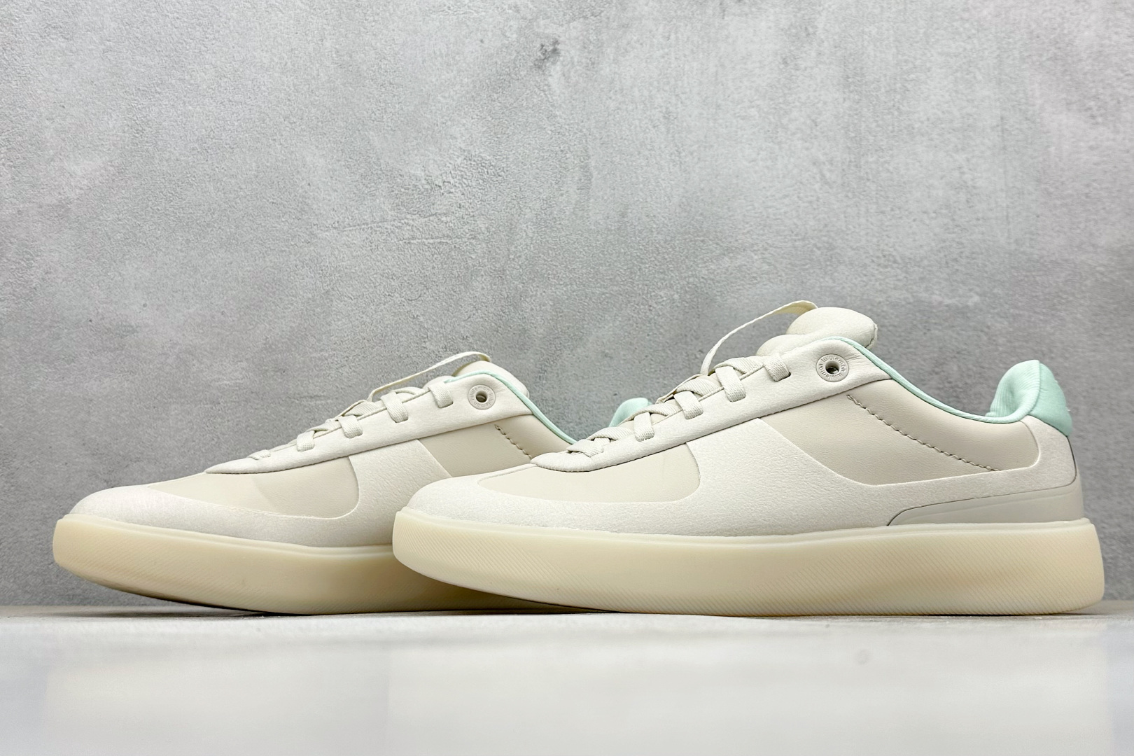 200 lululemon Cityverse 露露乐檬极简主义减震耐磨低帮生活休闲鞋