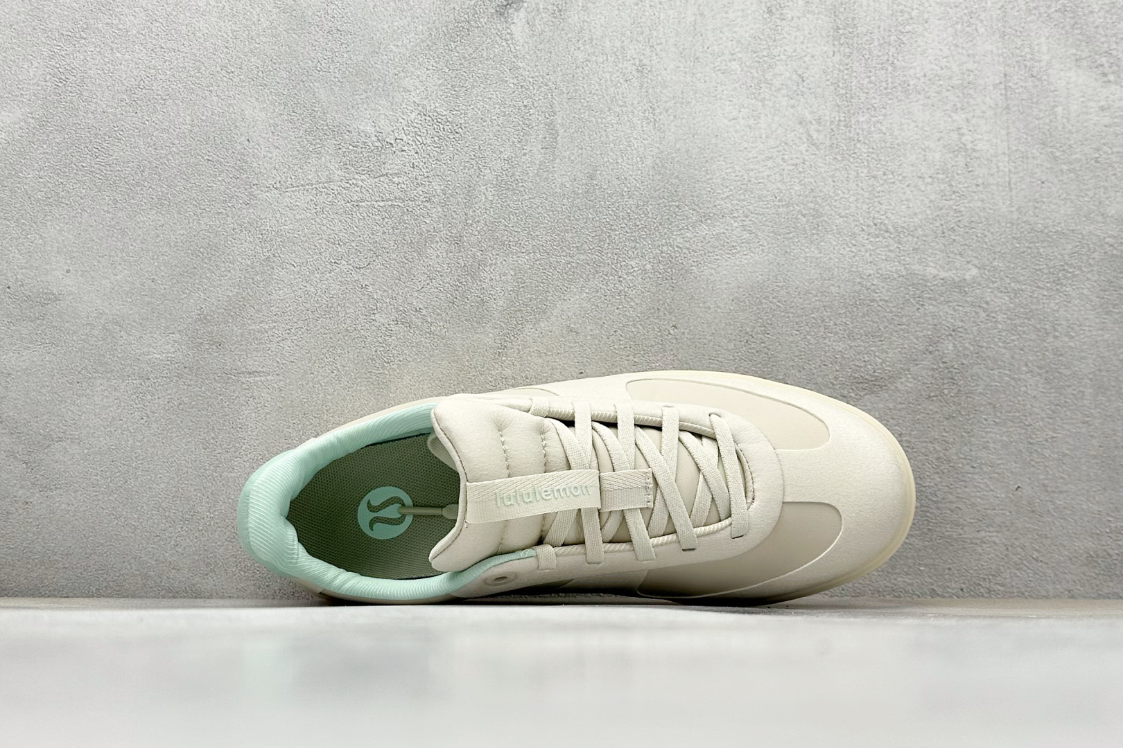 200 lululemon Cityverse 露露乐檬极简主义减震耐磨低帮生活休闲鞋