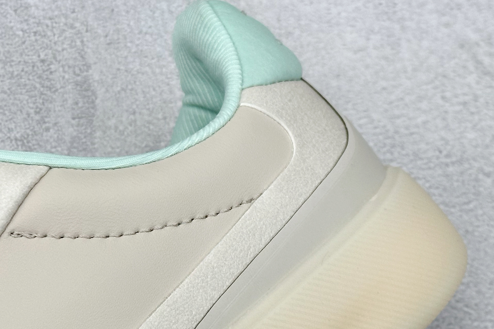 200 lululemon Cityverse 露露乐檬极简主义减震耐磨低帮生活休闲鞋