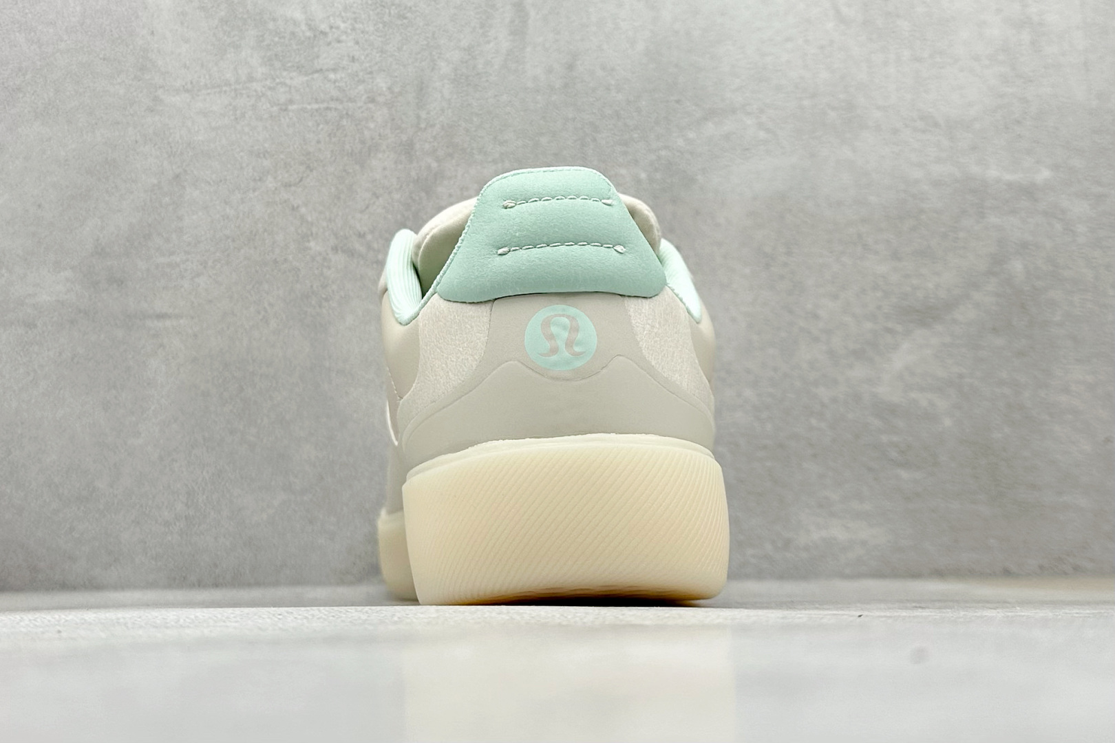 200 lululemon Cityverse 露露乐檬极简主义减震耐磨低帮生活休闲鞋