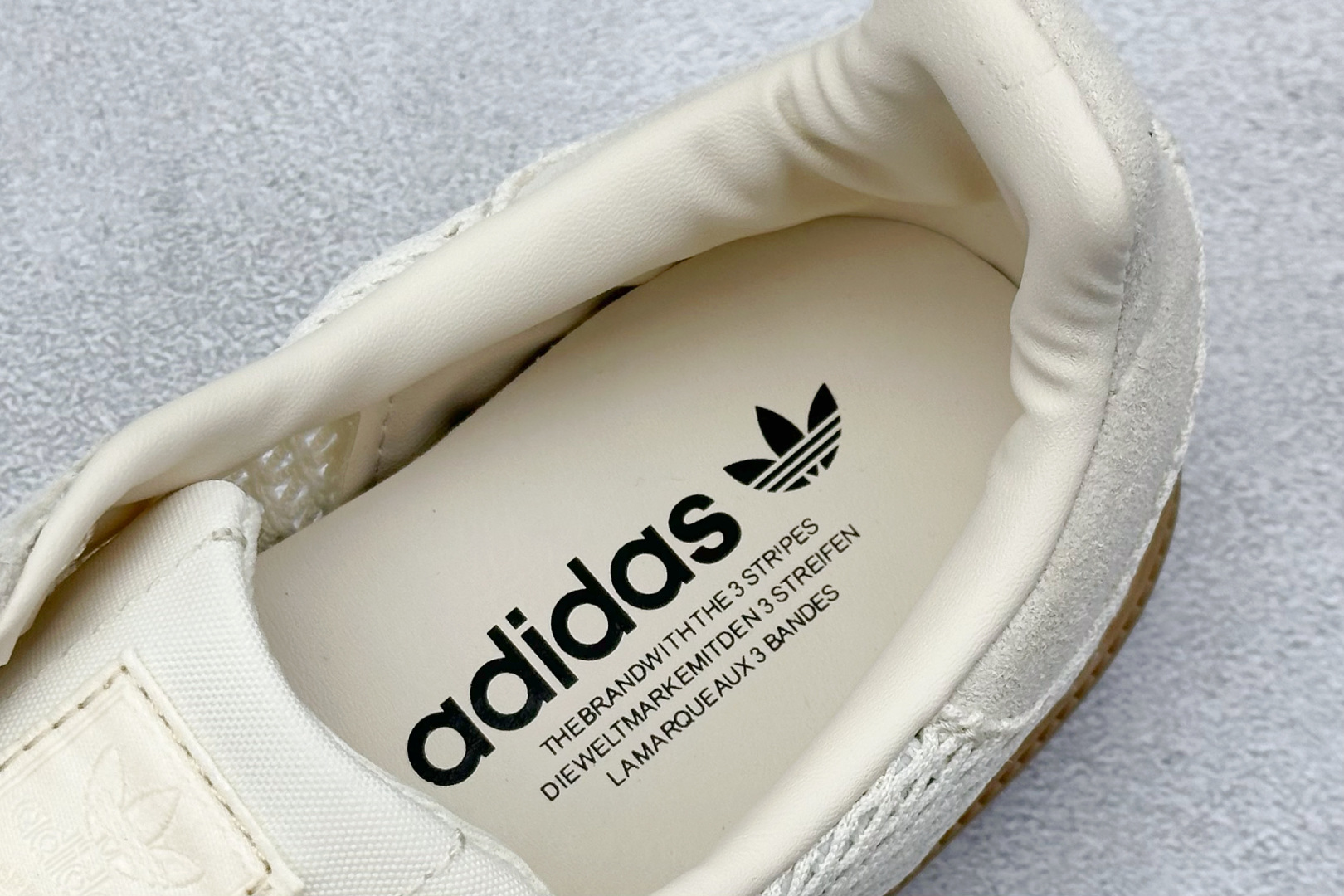 140 X版 Addis Original Samba 复古桑巴板鞋 KK3528