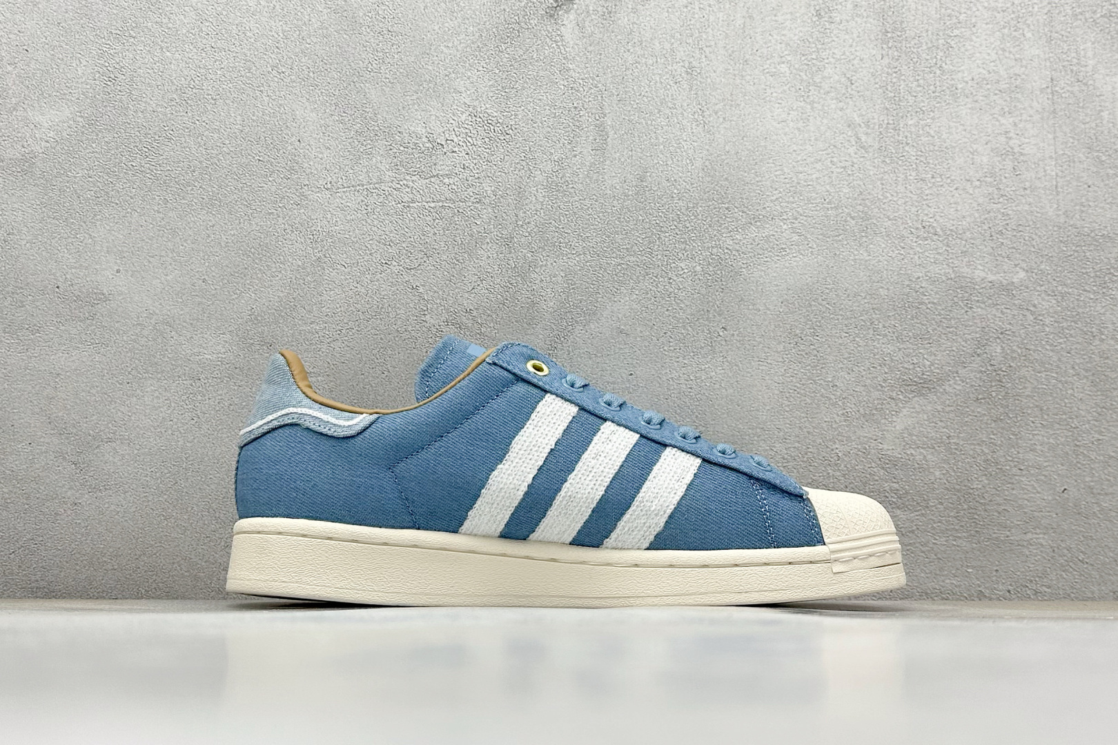 150 Adidas Superstar 82 贝壳头休闲板鞋 JH5589-Chinese UA Cheap High Quatity Brand Clothes Bags handbags Sneakers wholesale wholesaler seller from China Factory suppliers Fashion Clothing Shoes best Quality Beautiful Price 150 Adidas Superstar 82 贝壳头休闲板鞋 JH5589