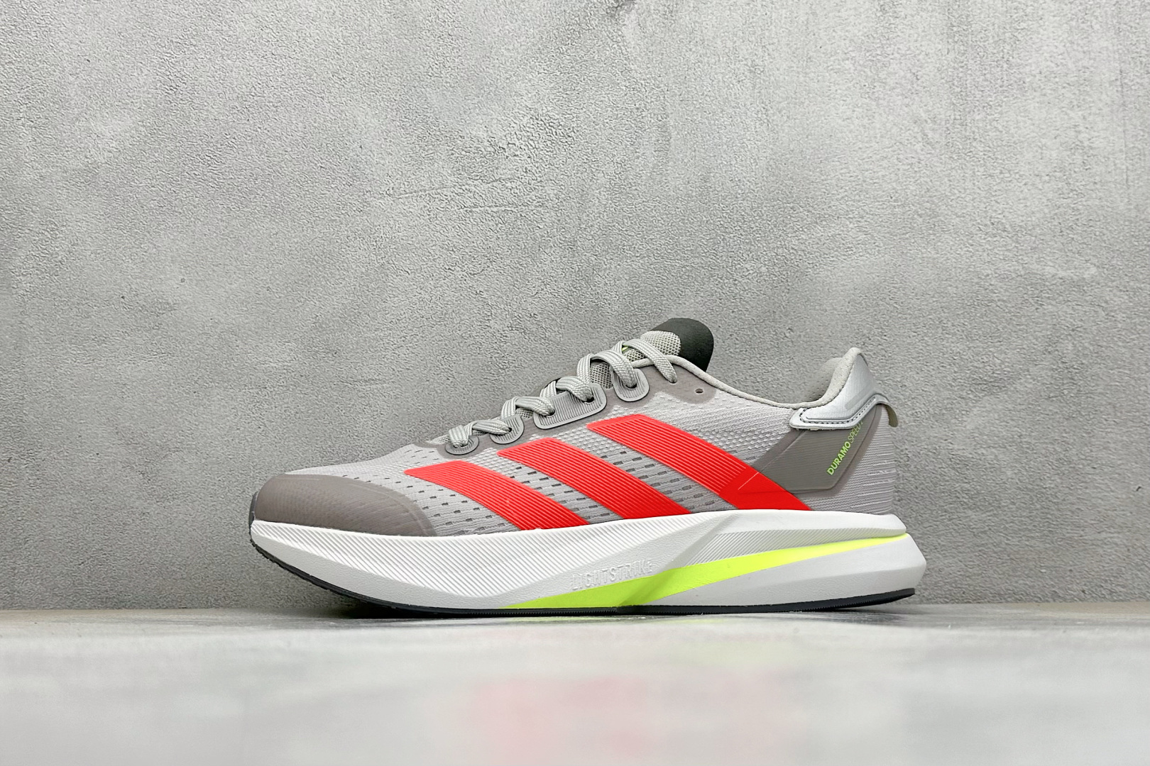 NO:345510,Local store private Adizero DURAMO SPEED 2 generation anti-slip and wear-resistant low top casual running shoes item number JQ0 size 40-45 code 32,19860909本地 放店私 Adizero DURAMO SPEED 2代防滑耐磨 低帮 休闲跑步鞋  货号JQ0 尺码40-45 编码32,,Men's shoes