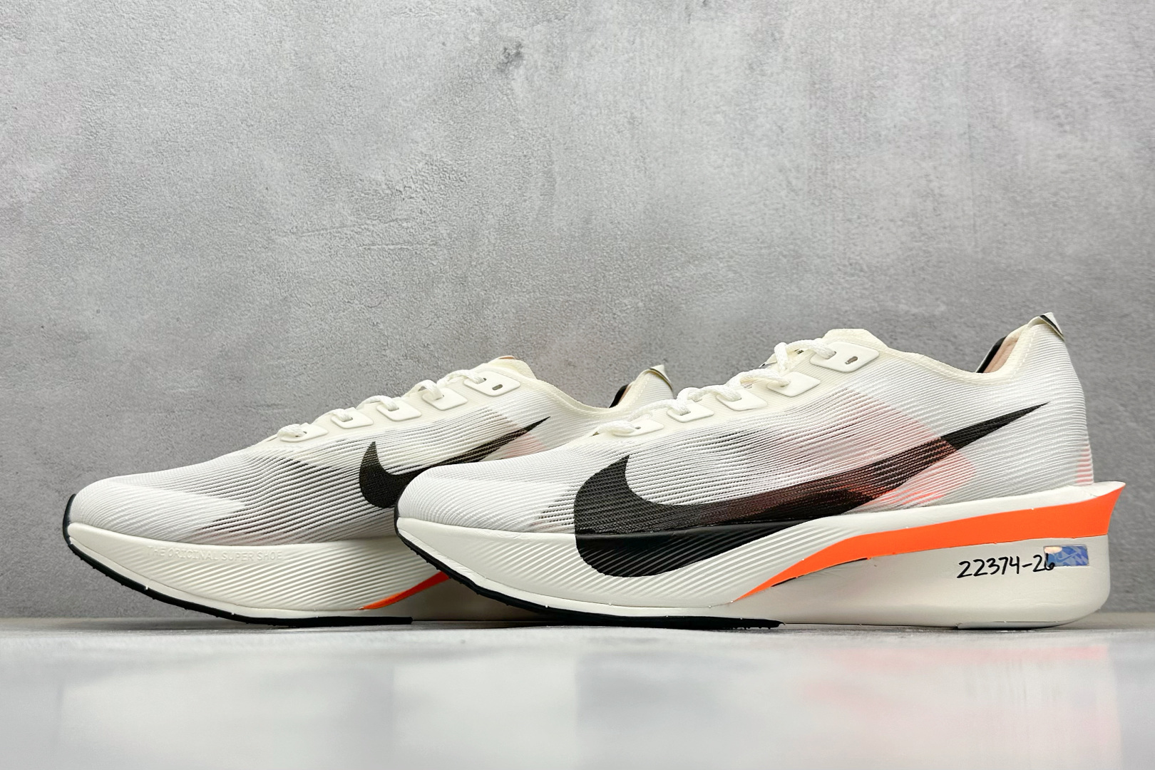 300 Nike ZoomX Vaporfly NEXT%4 减震马拉松跑步鞋 全掌碳纤维 HF6413-100-Chinese UA Cheap High Quatity Brand Clothes Bags handbags Sneakers wholesale wholesaler seller from China Factory suppliers Fashion Clothing Shoes best Quality Beautiful Price 300 Nike ZoomX Vaporfly NEXT%4 减震马拉松跑步鞋 全掌碳纤维 HF6413-100