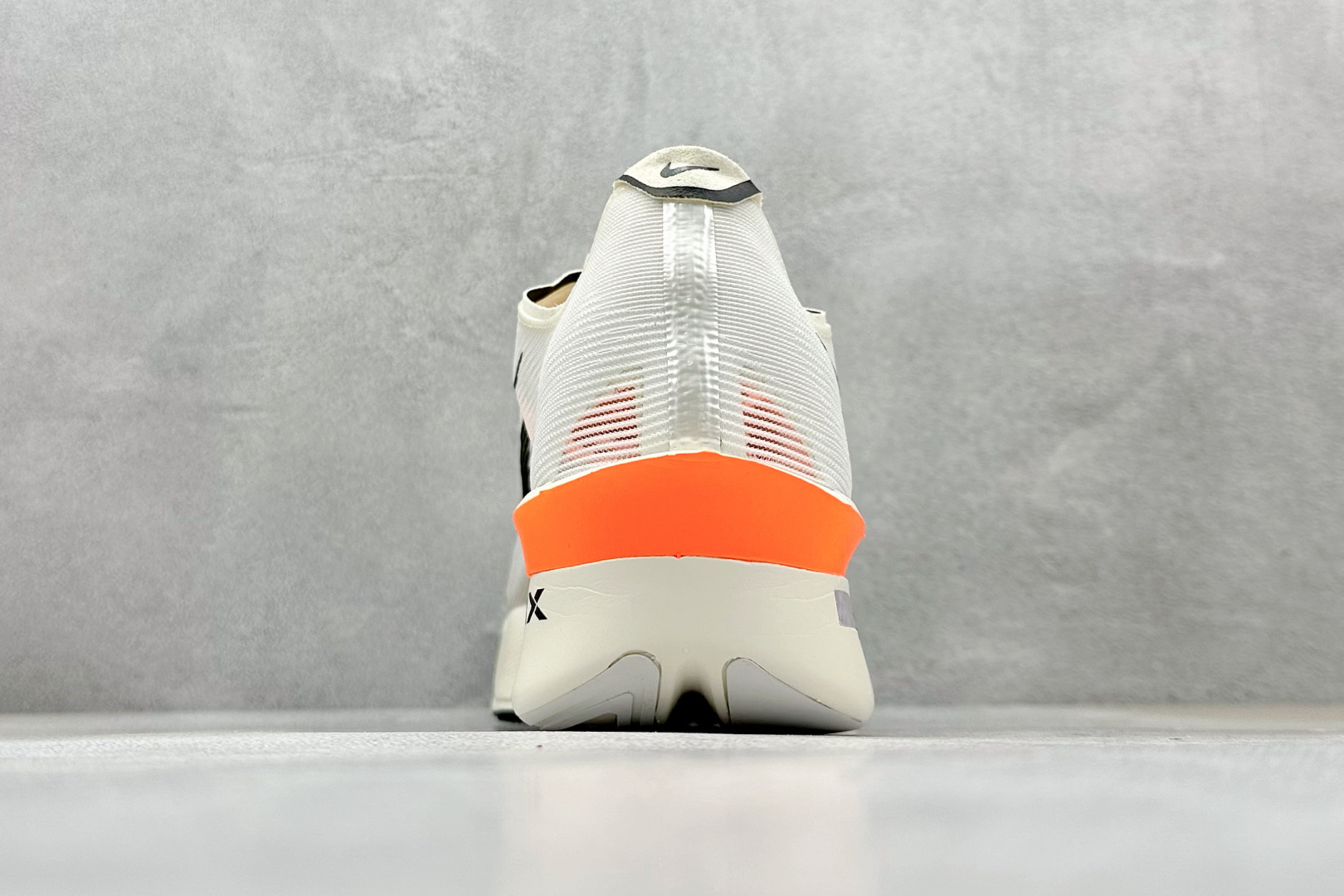 300 Nike ZoomX Vaporfly NEXT%4 减震马拉松跑步鞋 全掌碳纤维 HF6413-100-Chinese UA Cheap High Quatity Brand Clothes Bags handbags Sneakers wholesale wholesaler seller from China Factory suppliers Fashion Clothing Shoes best Quality Beautiful Price 300 Nike ZoomX Vaporfly NEXT%4 减震马拉松跑步鞋 全掌碳纤维 HF6413-100