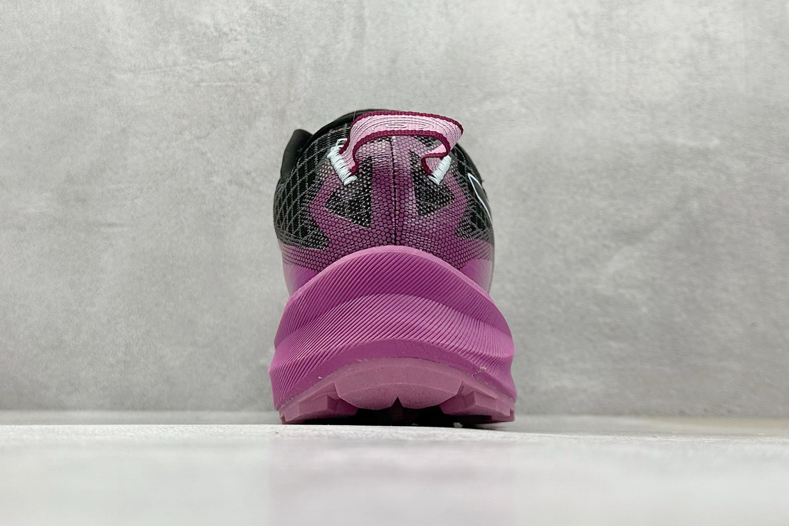 180 XL版 Asics Gel-Trabuco Max3 复古亚瑟士透气休闲鞋缓震男子耐磨跑步鞋 1011B800