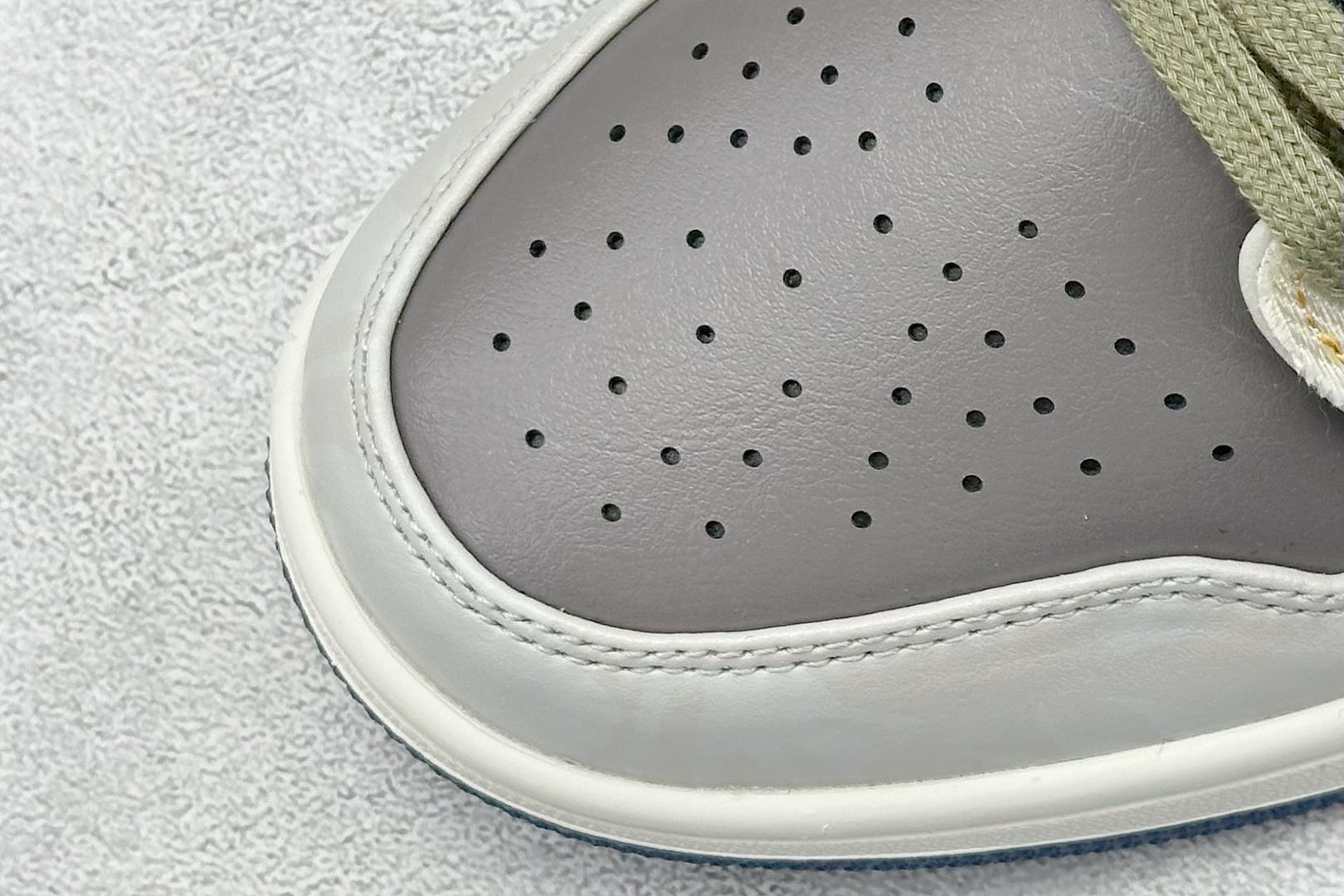 300 FS版 Air Jordan 1 Retro Low 熊猫恶作剧 拓荒骑士 荒无地 棕灰 553558-414-Chinese UA Cheap High Quatity Brand Clothes Bags handbags Sneakers wholesale wholesaler seller from China Factory suppliers Fashion Clothing Shoes best Quality Beautiful Price 300 FS版 Air Jordan 1 Retro Low 熊猫恶作剧 拓荒骑士 荒无地 棕灰 553558-414