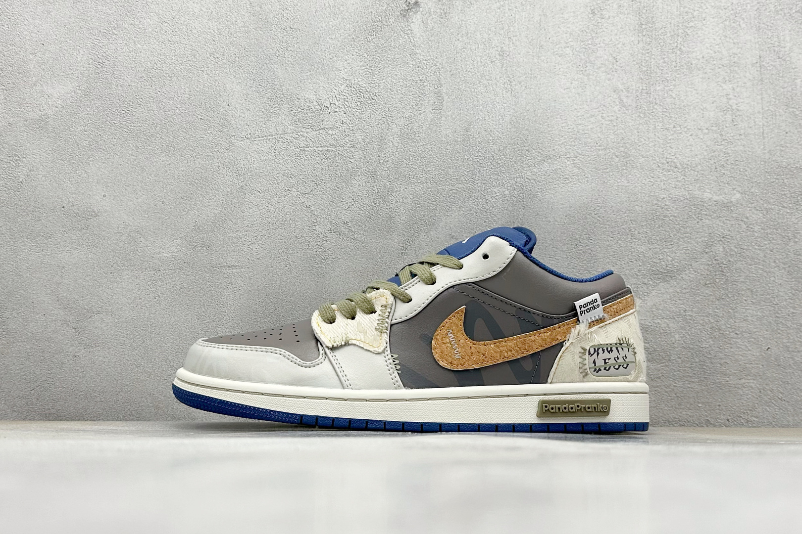 NO:345579,Local terminal store FS version Air Jordan 1 Retro Low Panda prank Pioneer Knight Desolate Brown gray Official synchronized new colors Original grade product Rejected public sole Three-dimensional shoe type Perfect details High cleanliness Purchase company synchronized raw materials Original flavor Faithful to the original Product number 553558 414 Number of 35.5 36 36.5 37.5 38 38.5 39 40 40.5 41 42 42.5 43 44 44.5 45 46 47.5 Code 39,19860909本地 终端放店 FS版 Air Jordan 1 Retro Low 熊猫恶作剧 拓荒骑士 荒无地 棕灰 官方同步新色 原装级产物 拒绝公底 立体鞋型 细节完美 高清洁度 购置公司同步原材料 原汁原味 忠于原版 货号553558 414 码数35.5 36 36.5 37.5 38 38.5 39 40 40.5 41 42 42.5 43 44 44.5 45 46 47.5 编码39,,Men's shoes